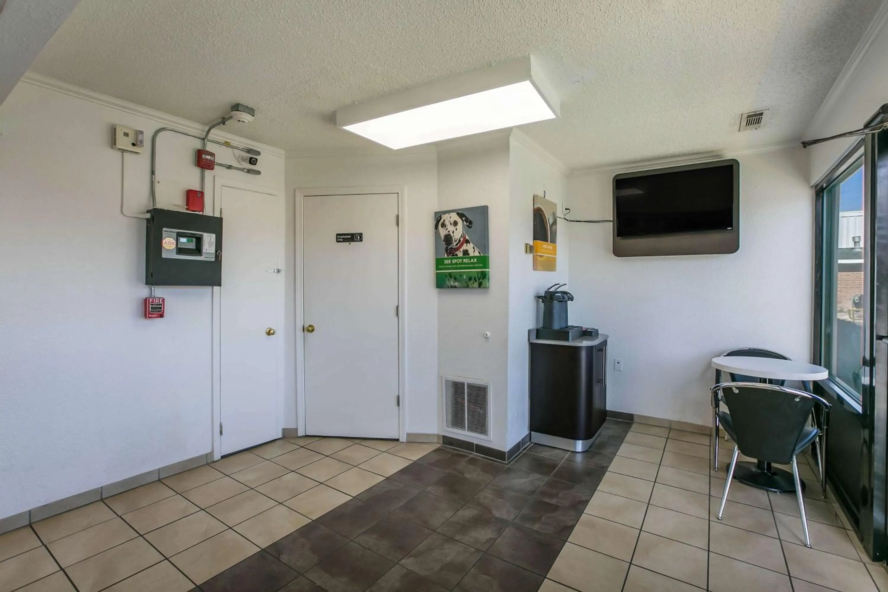 Communal lounge/ TV room in Motel 6-Dothan, AL