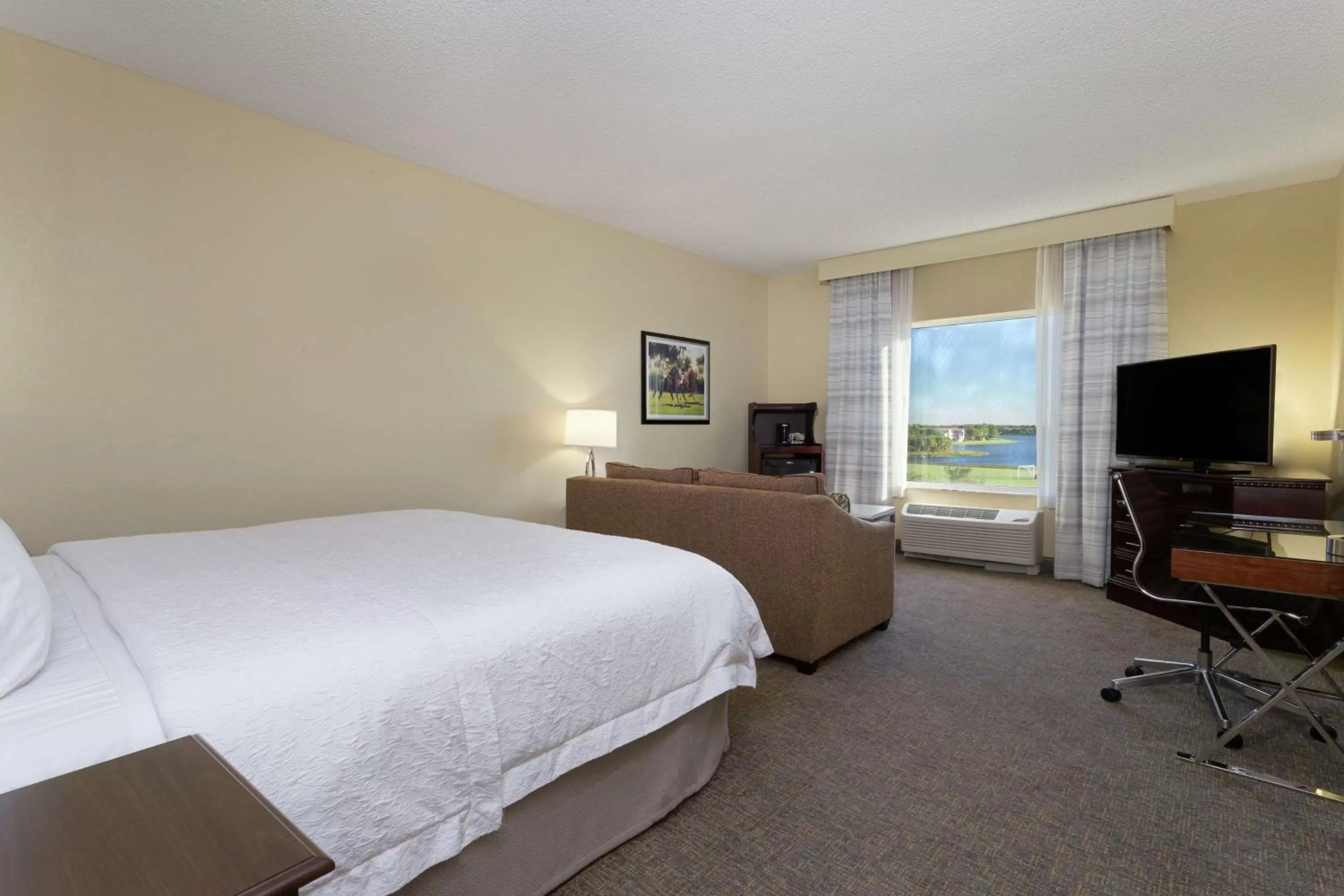 Bedroom, Bed in Hampton Inn & Suites Wellington