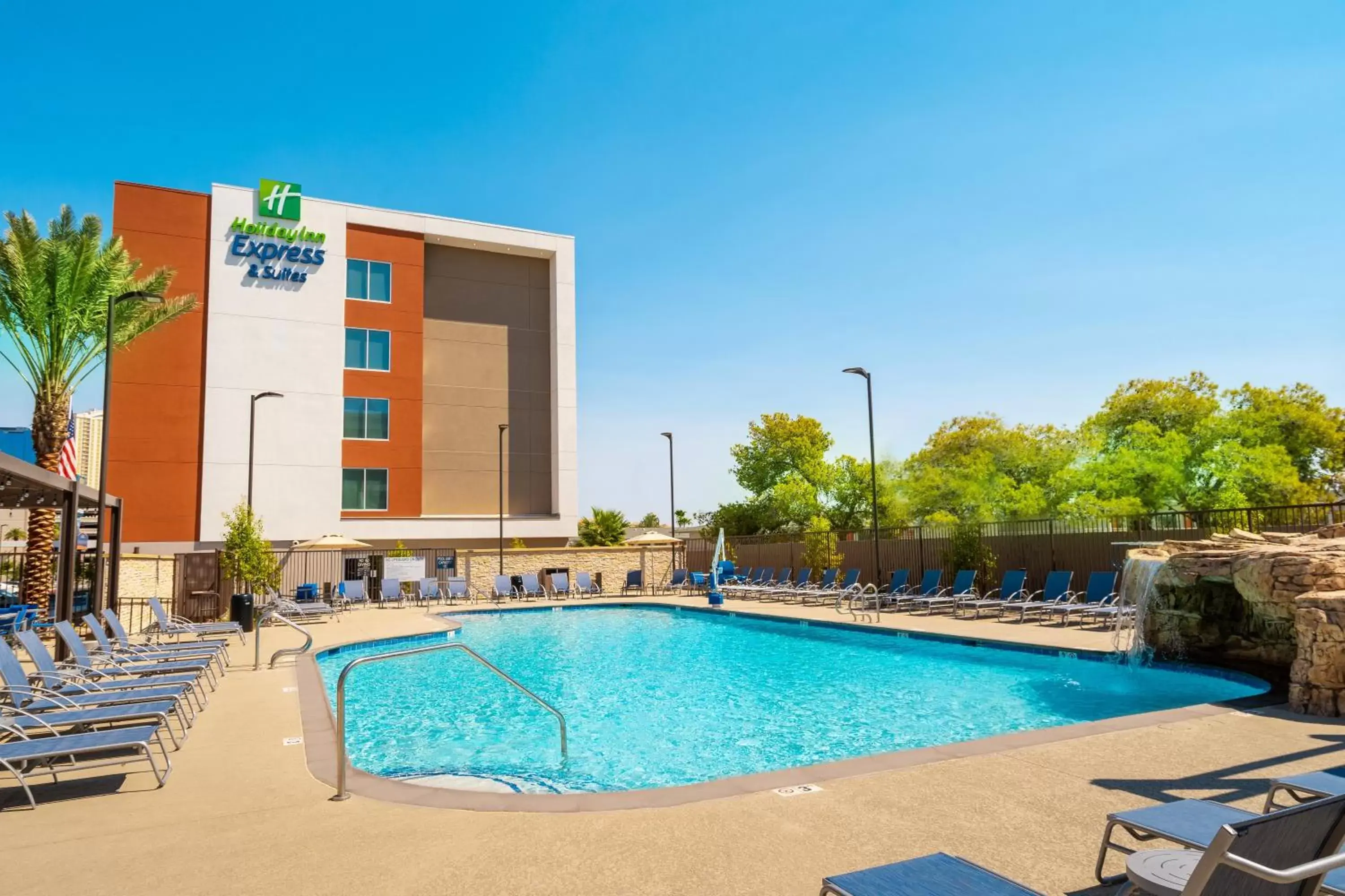 Swimming pool, Property Building in Holiday Inn Express & Suites - Las Vegas - E Tropicana, an IHG Hotel
