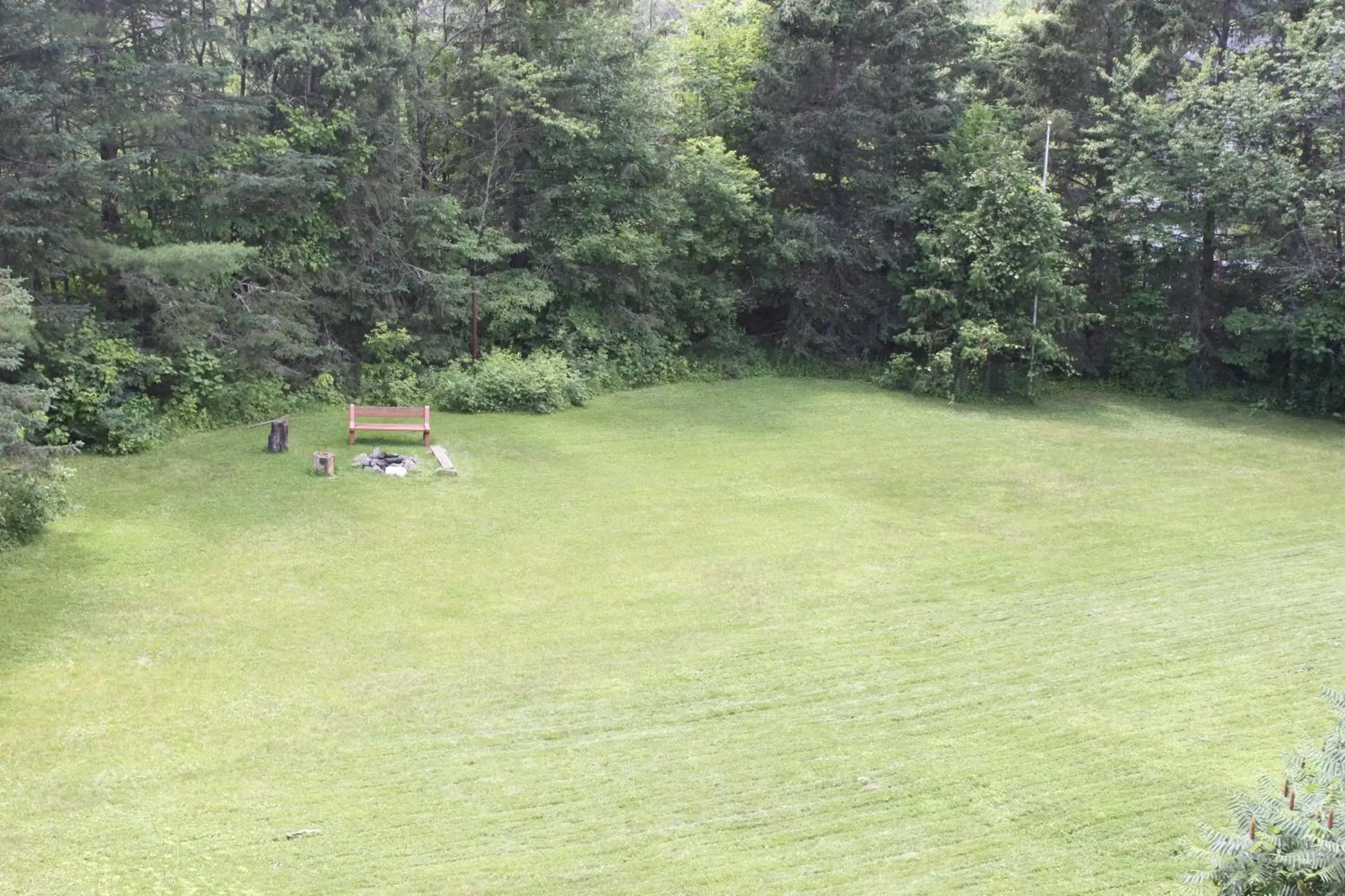 Garden view in La Grange Country Inn