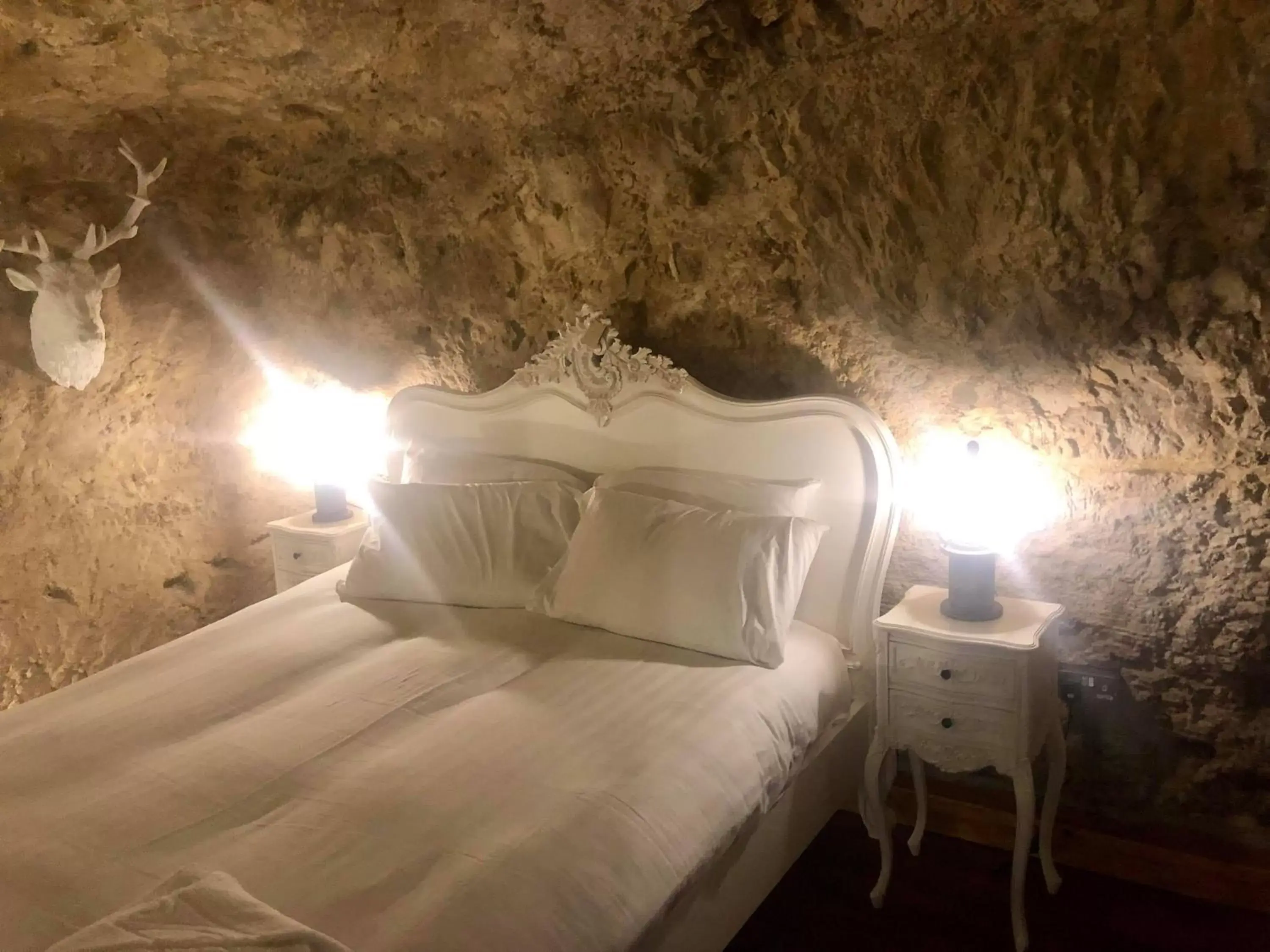 Bedroom, Bed in The Grotto