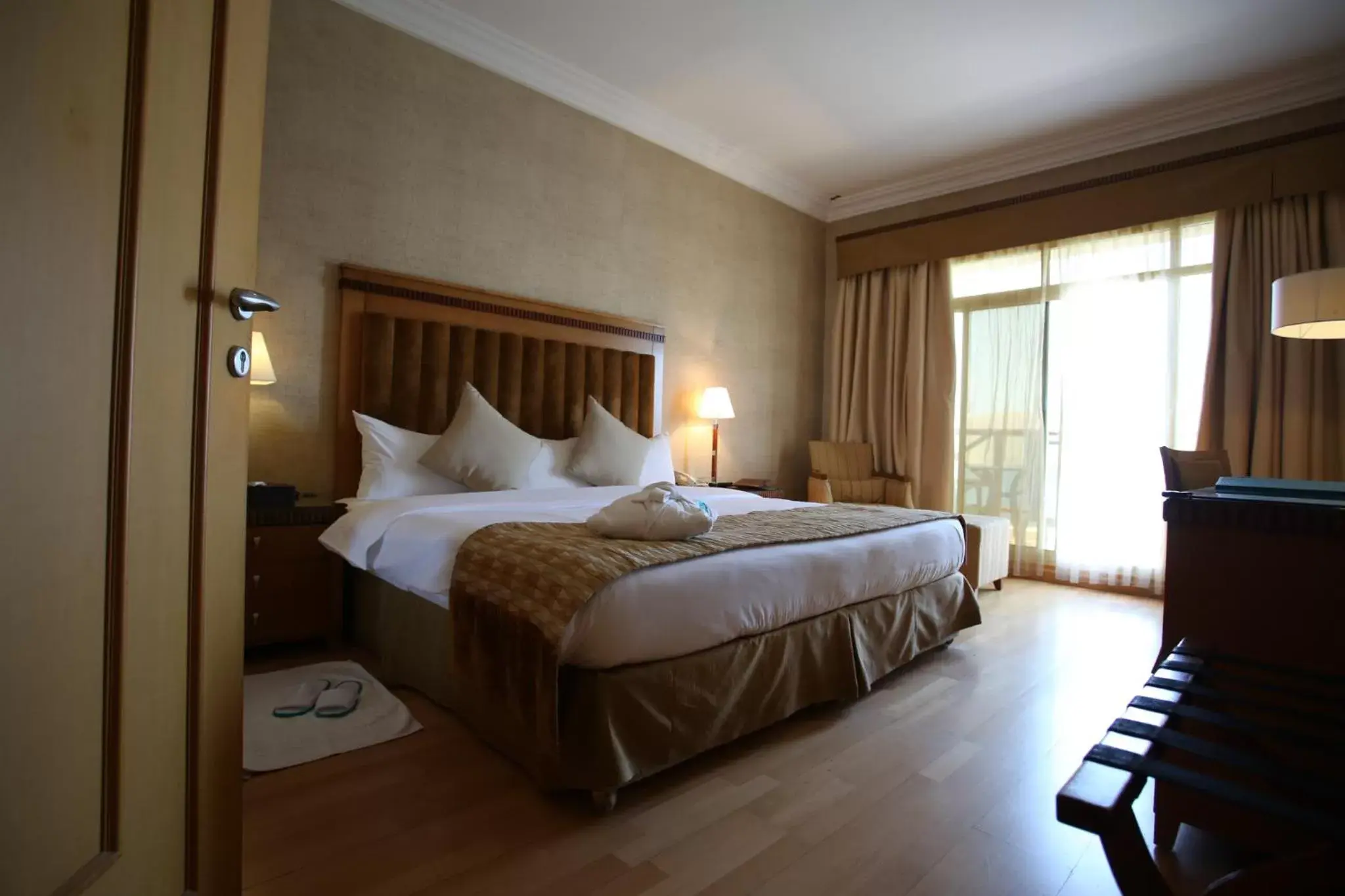 Photo of the whole room, Bed in Atana Khasab Hotel
