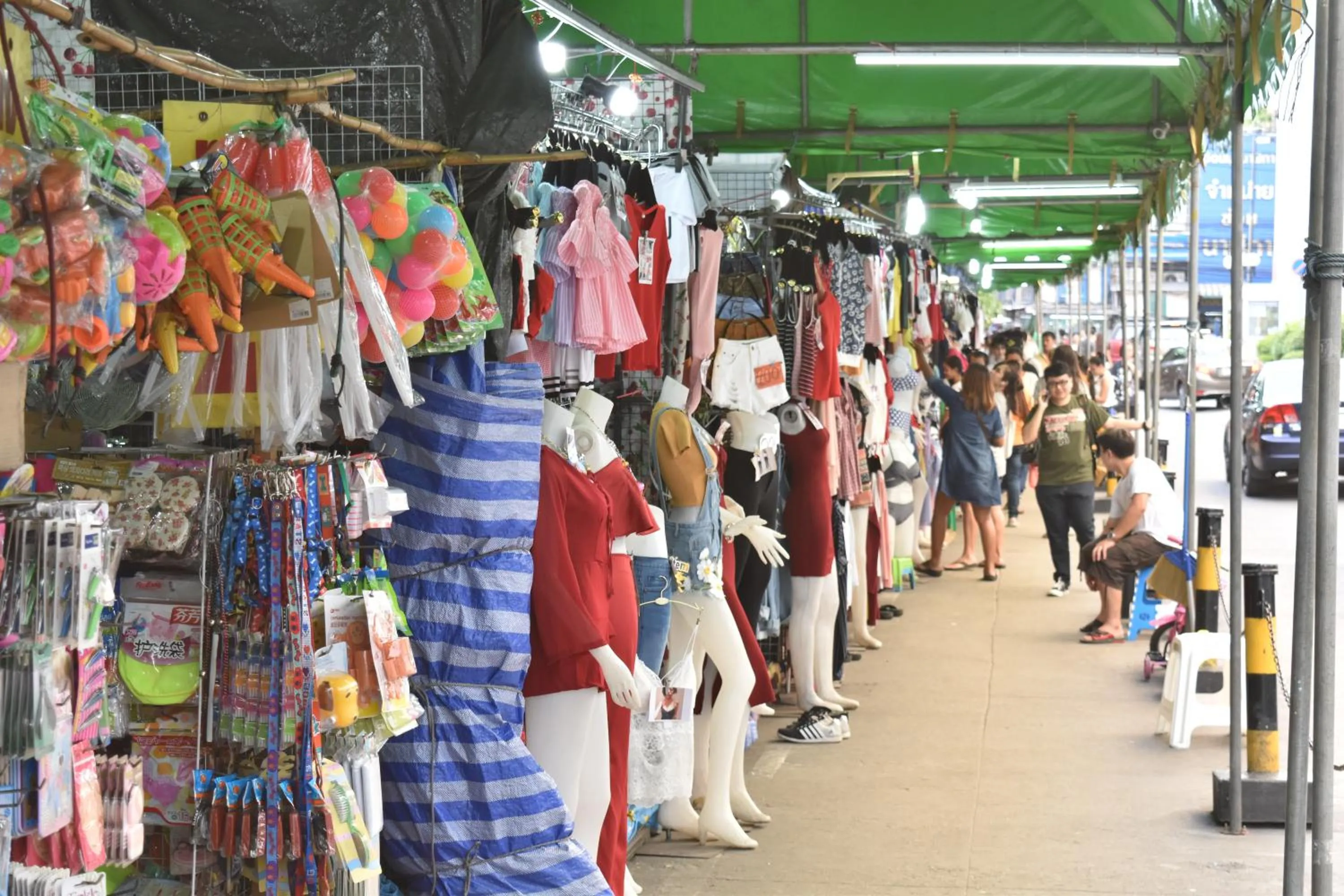 Property building in Hide Bangkok Hostel