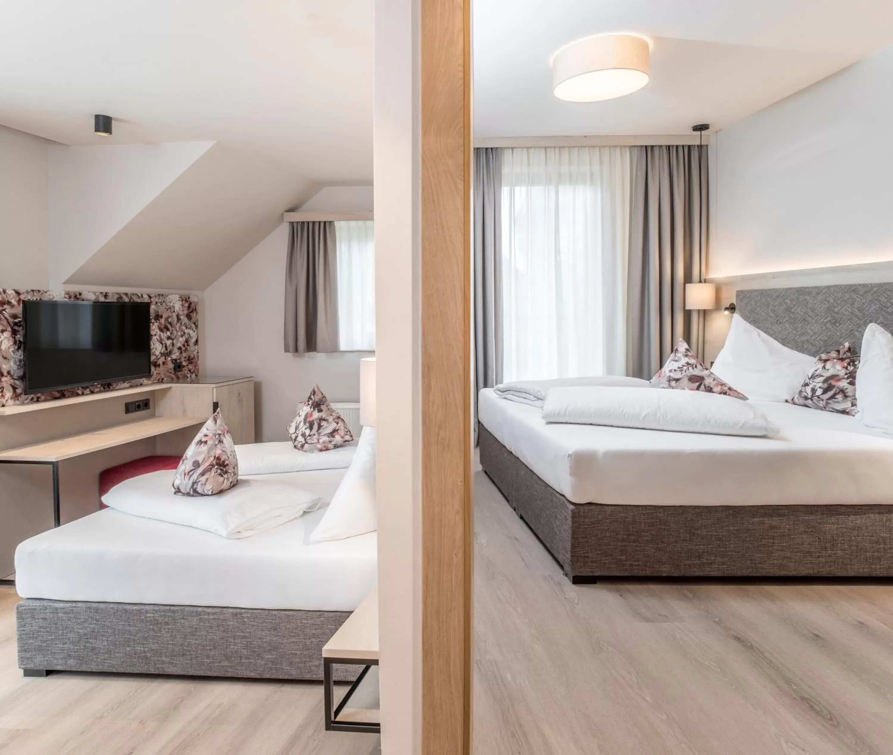 Photo of the whole room, Bed in Aktiv Hotel Schweizerhof Kitzbühel