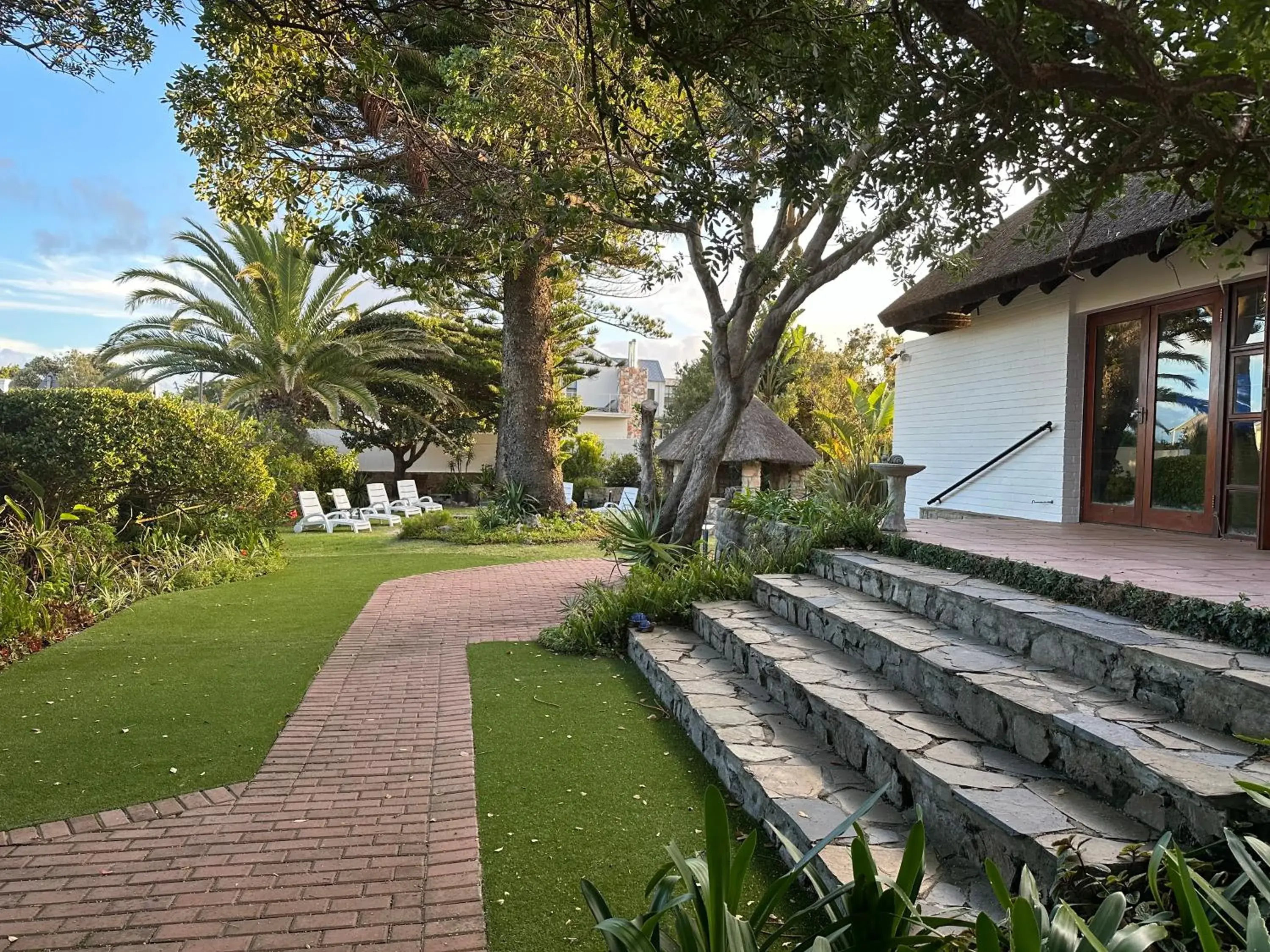 Property building, Garden in House on Westcliff