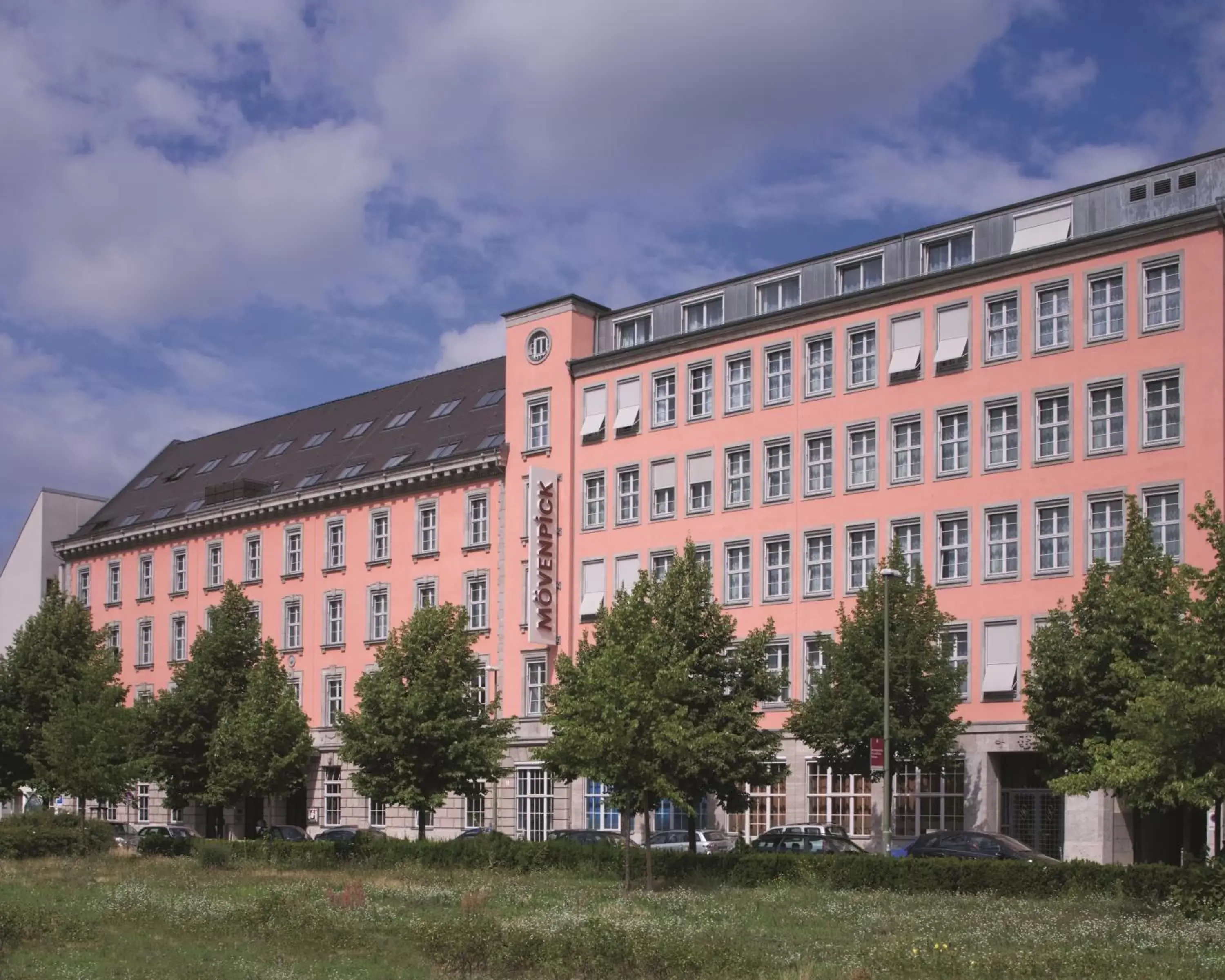 Facade/entrance, Property Building in Mövenpick Hotel Berlin Am Potsdamer Platz