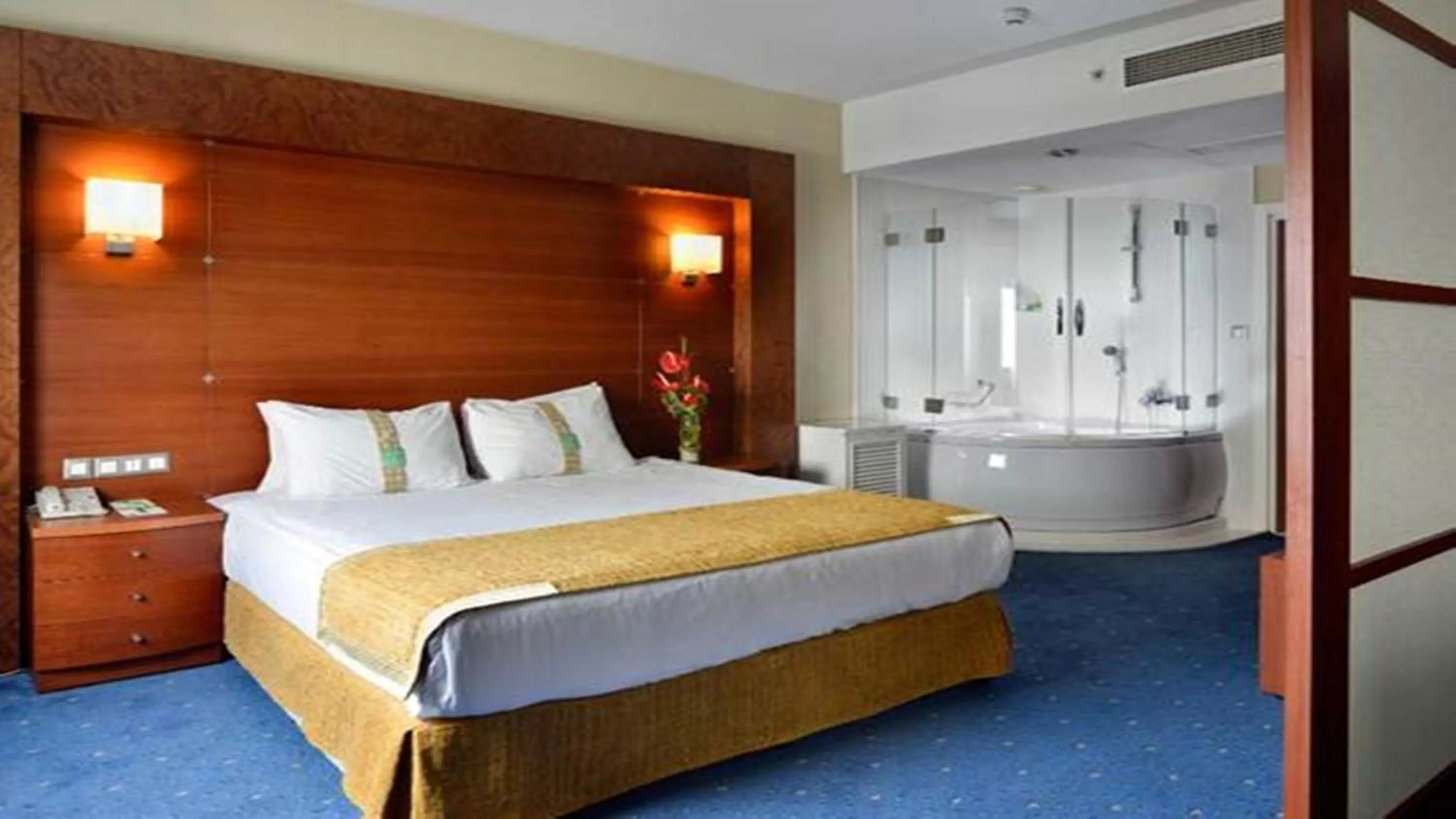 Bedroom, Bed in Holiday Inn Istanbul City by IHG
