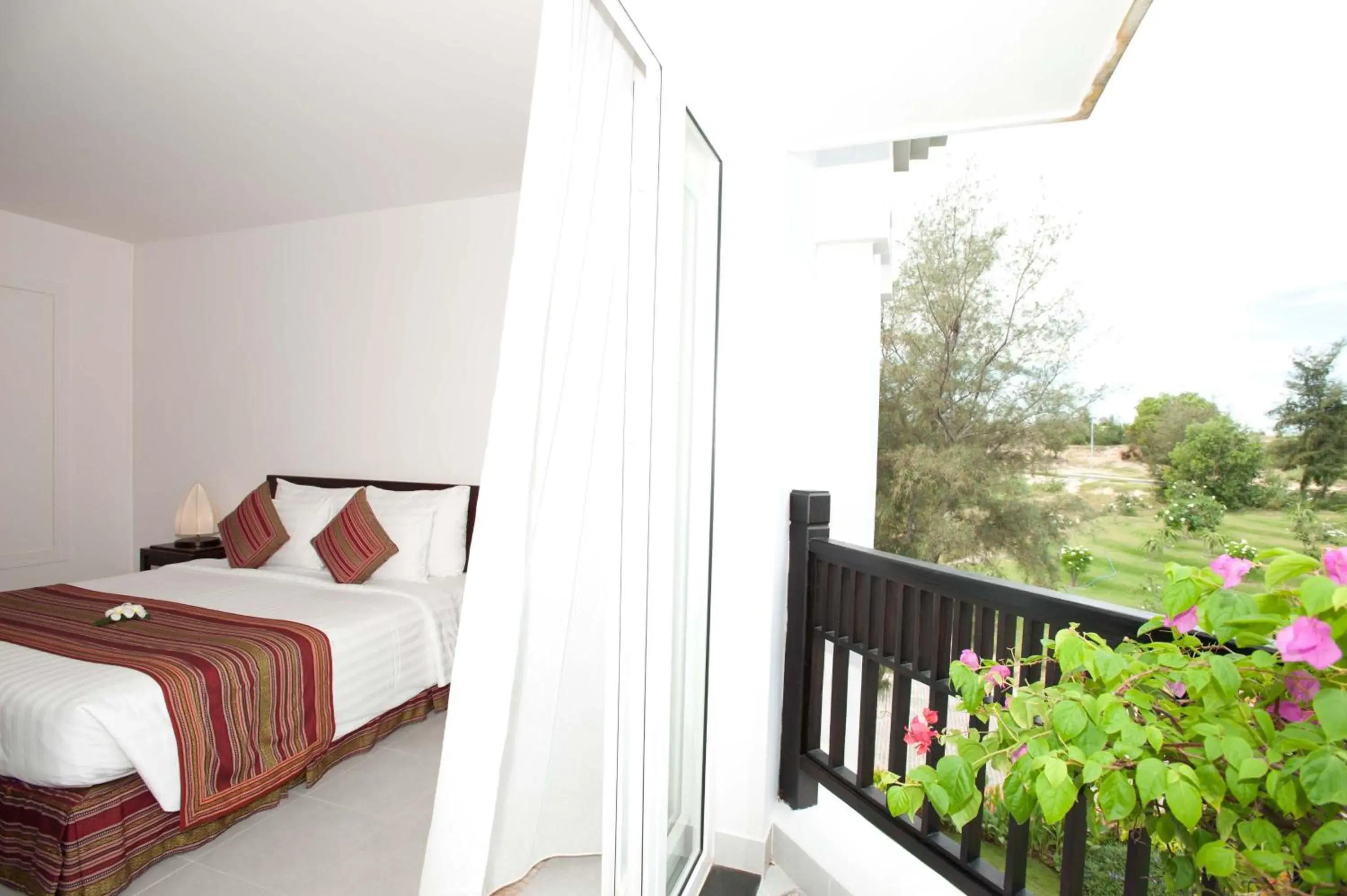 Bedroom, Bed in Muine Bay Resort