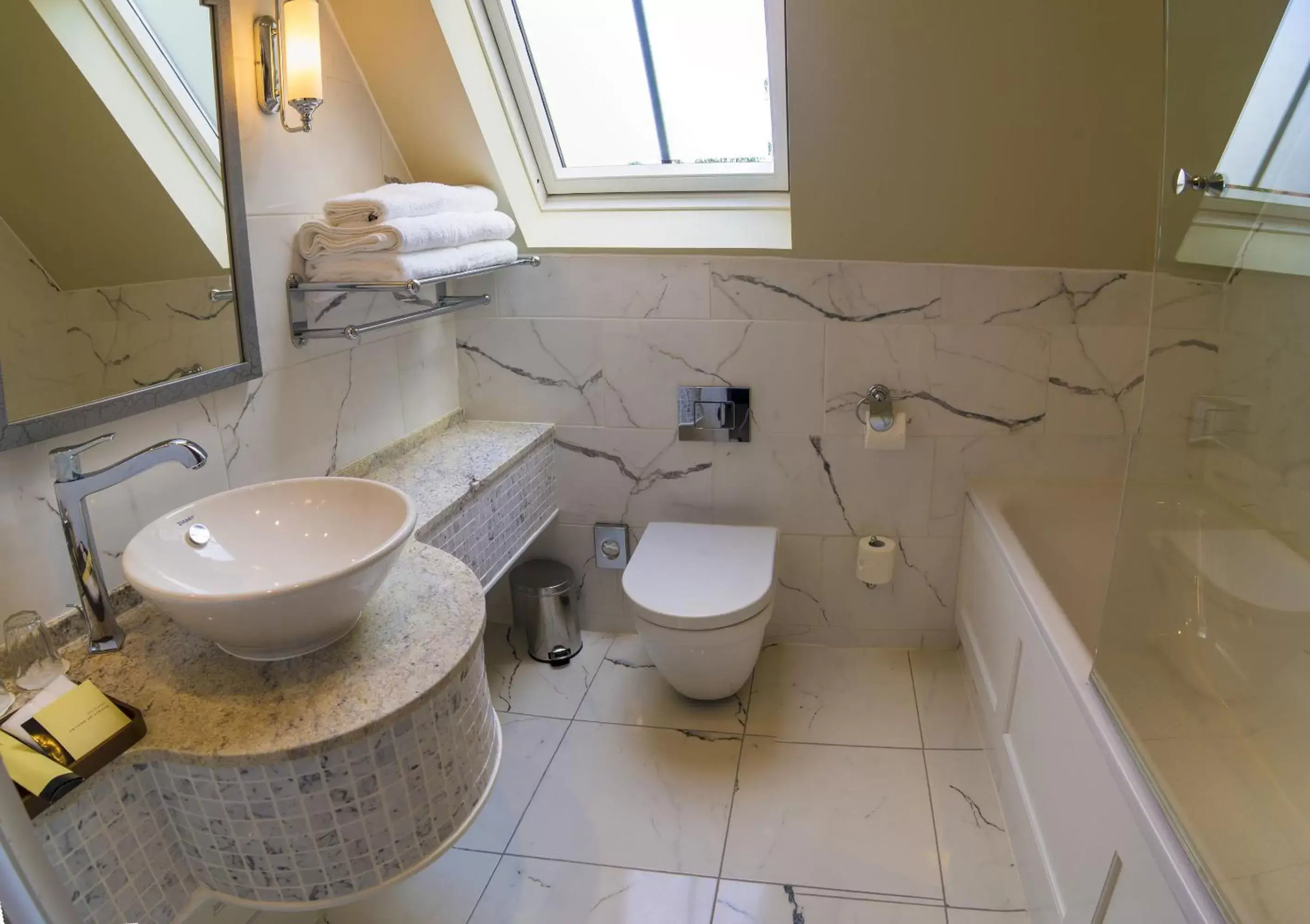 Bathroom in St Paul's Hotel