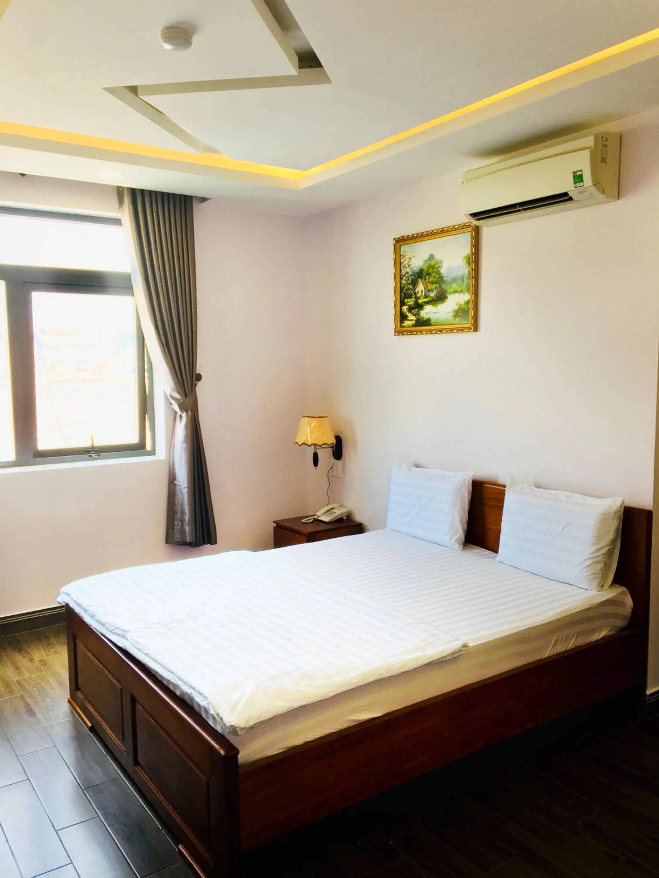 Bed in QUEEN VICTORIA Hotel