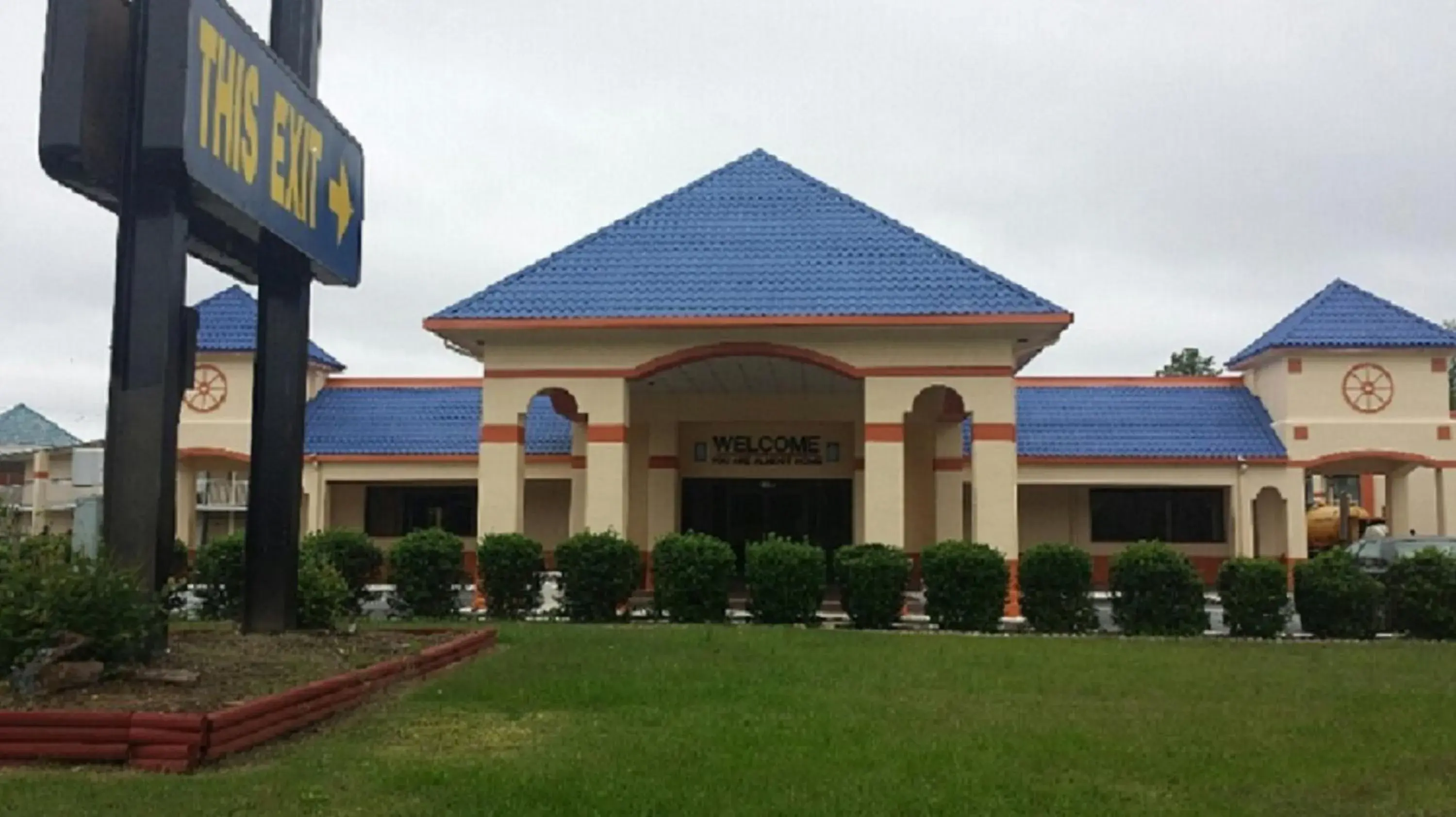 Facade/entrance, Property Building in Rodeway Inn & Suites Greensboro Southeast