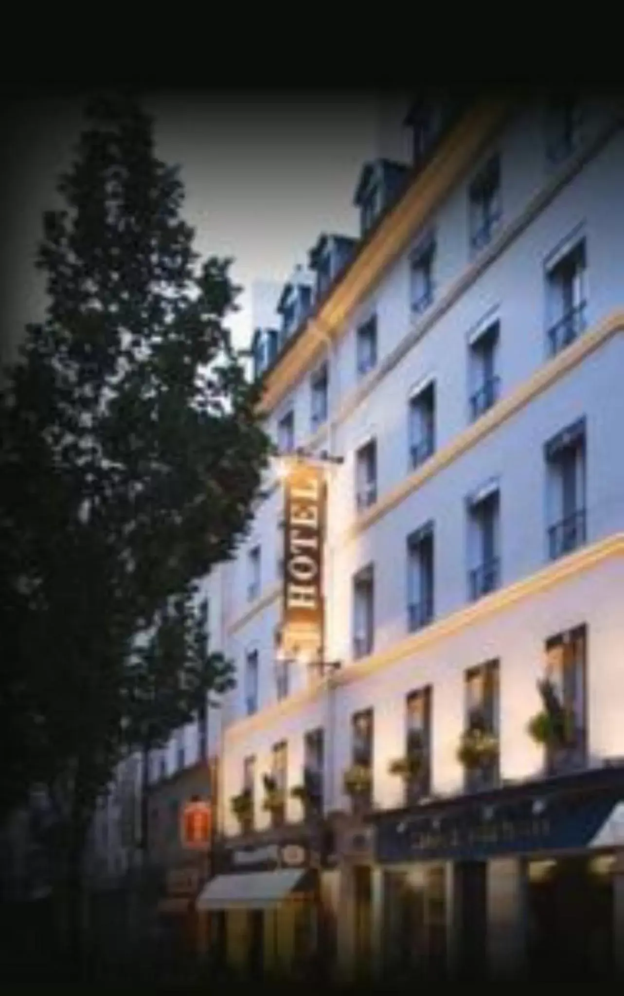 Property Building in Hotel Antin Trinité