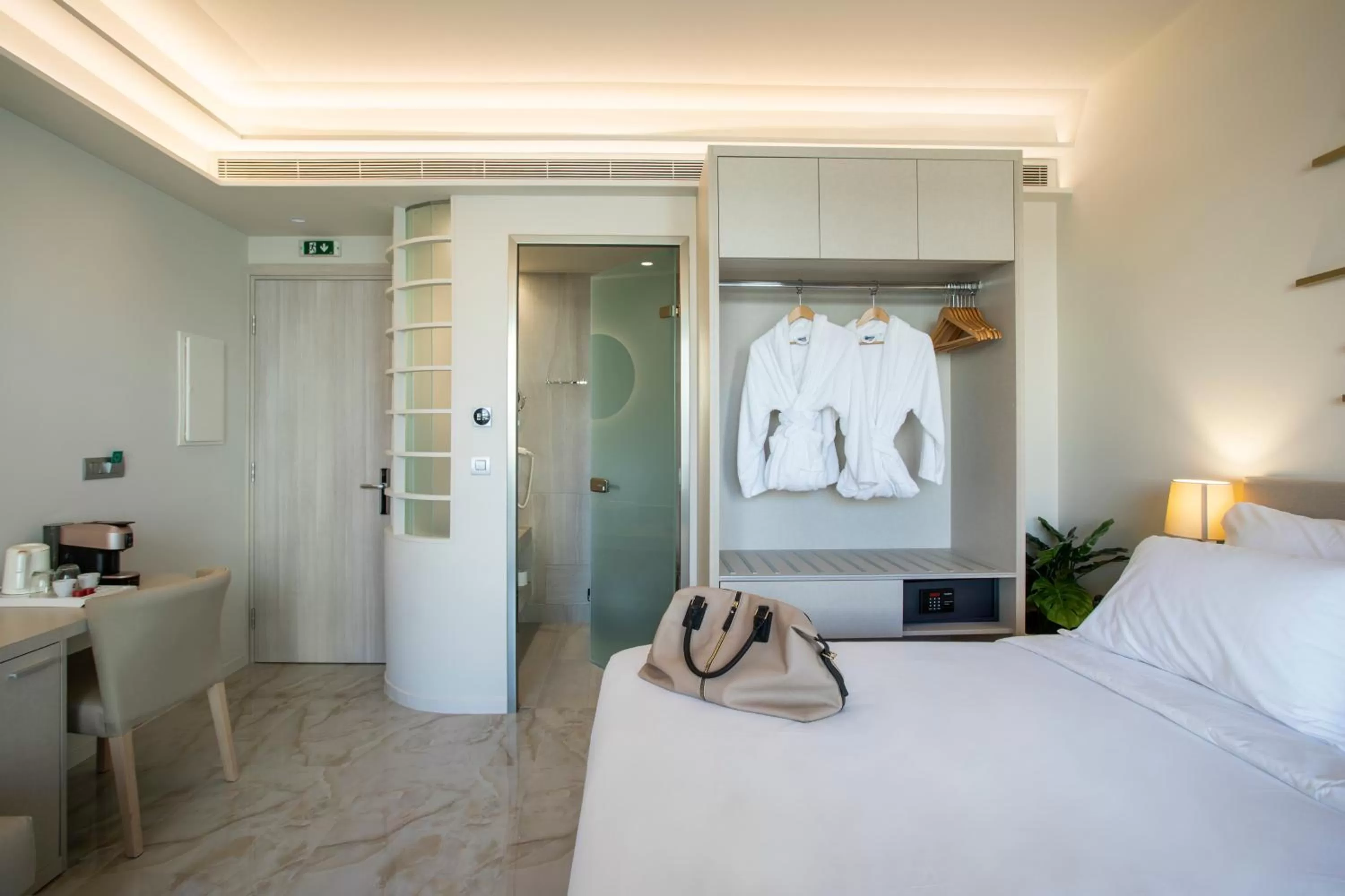 Bedroom, Bed in Green Suites Boutique Hotel