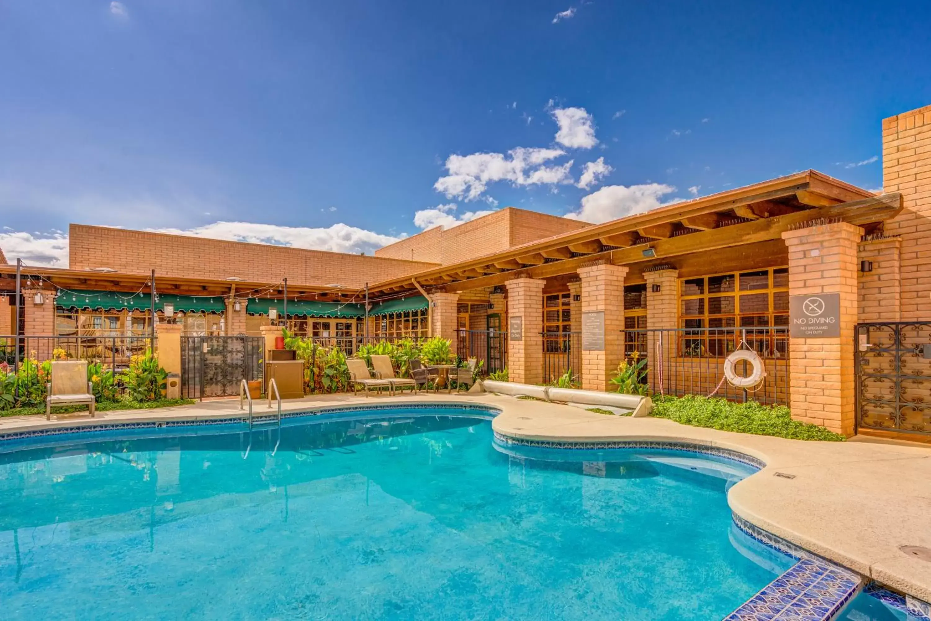 Swimming Pool in Sierra Suites Boutique Hotel