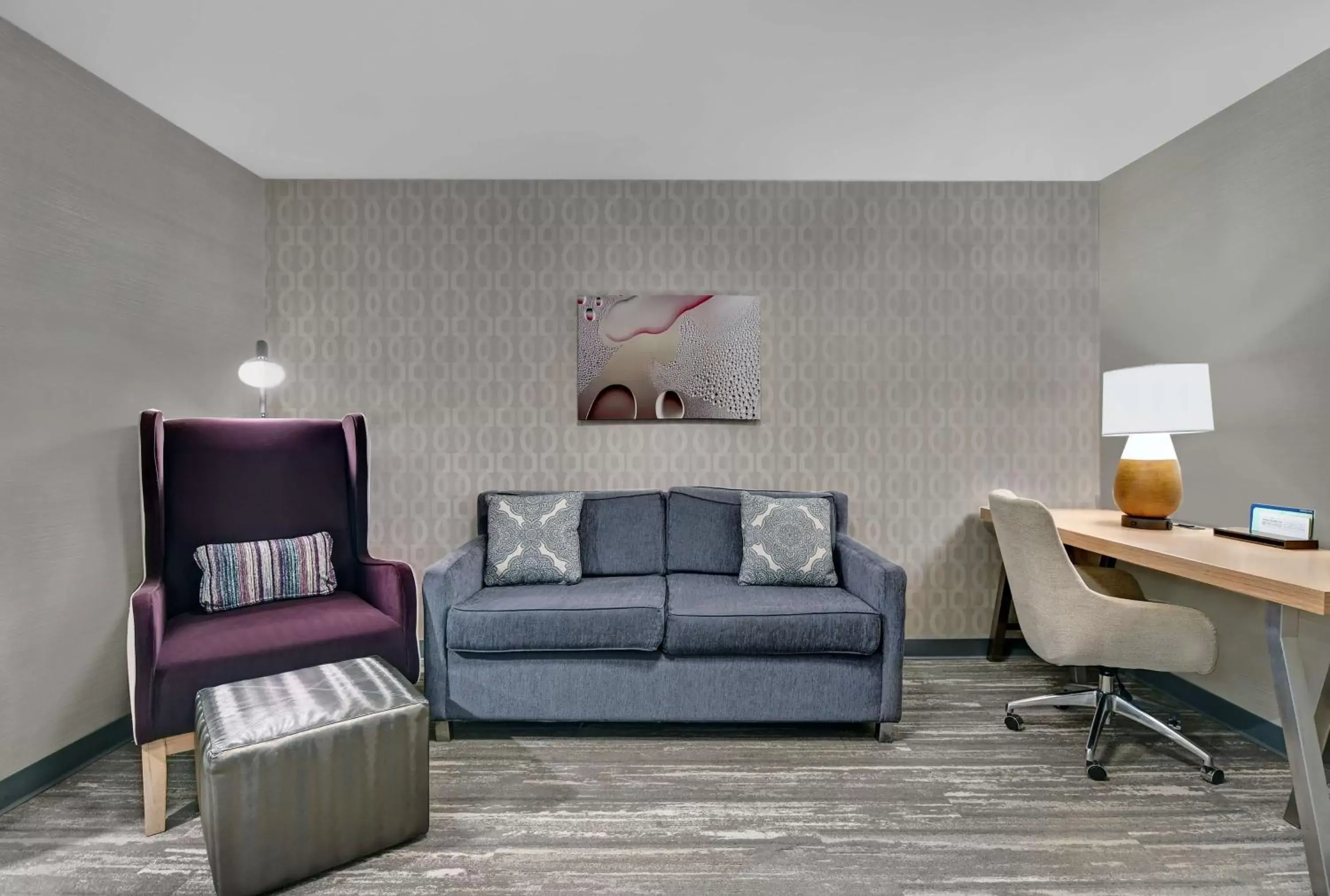 Bedroom, Seating Area in Hilton Garden Inn Hamilton