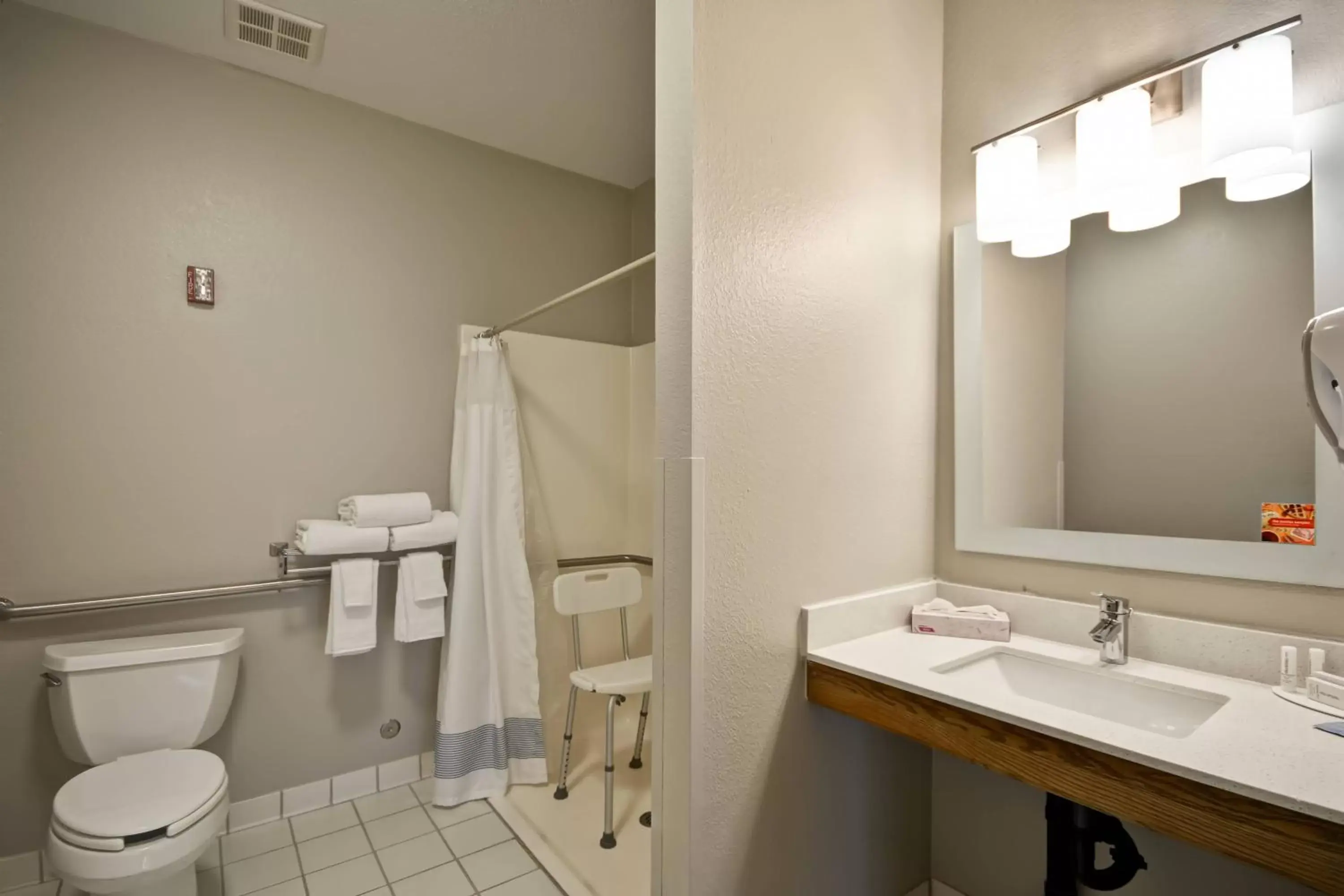 Bathroom in TownePlace Suites Sioux Falls