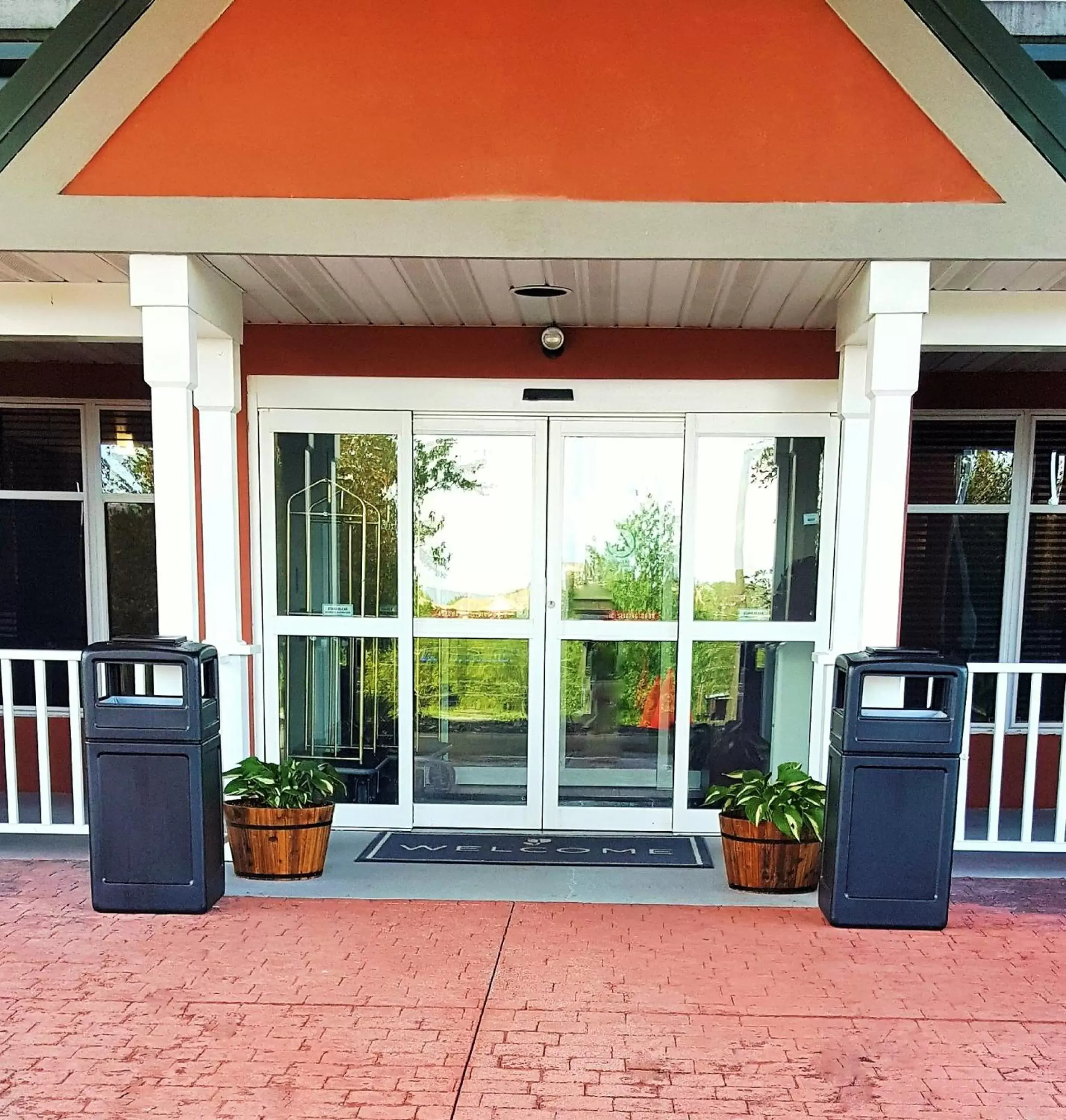 Facade/entrance in Country Inn & Suites by Radisson, Harrisburg West, PA