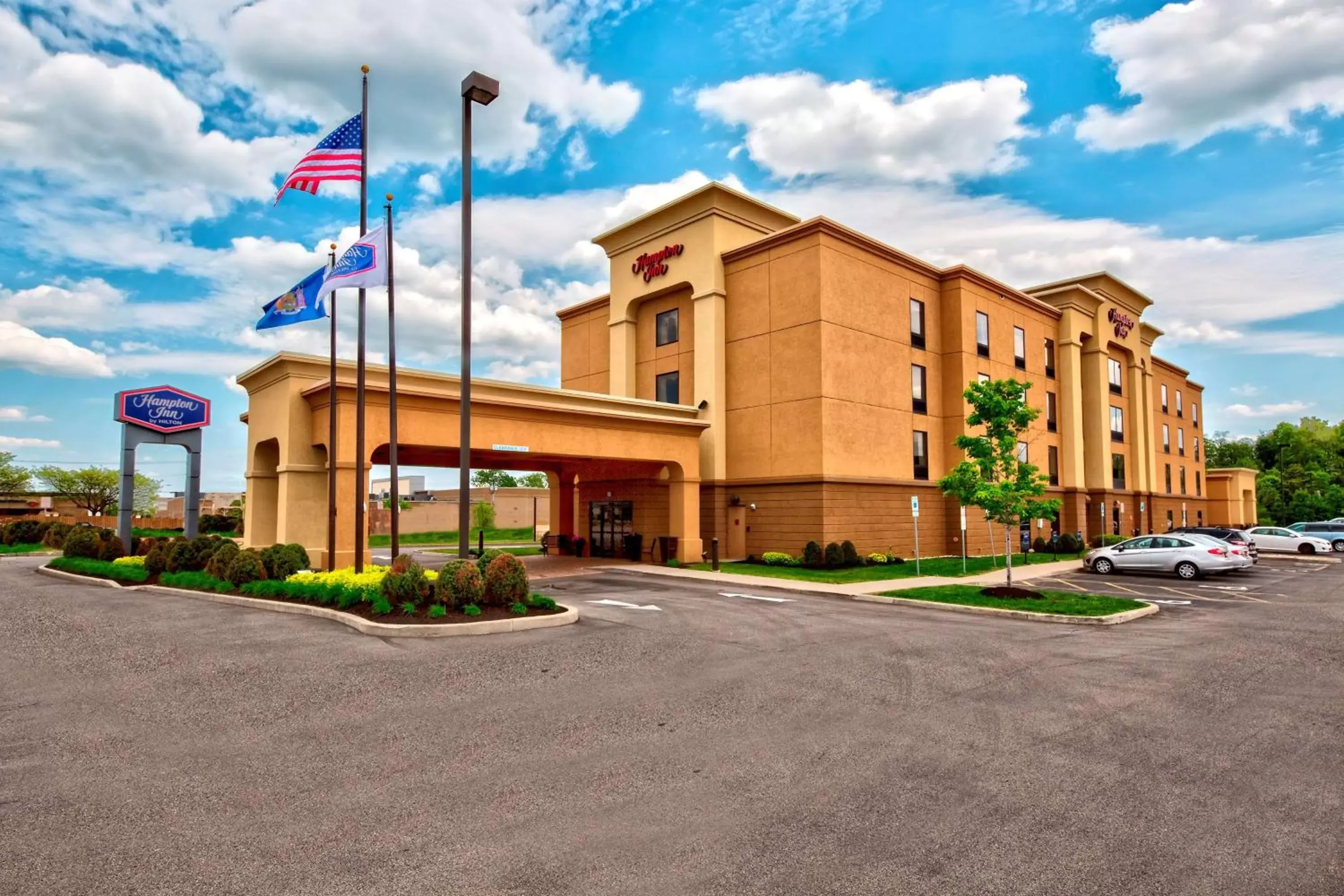 Property Building in Hampton Inn Rochester - Irondequoit