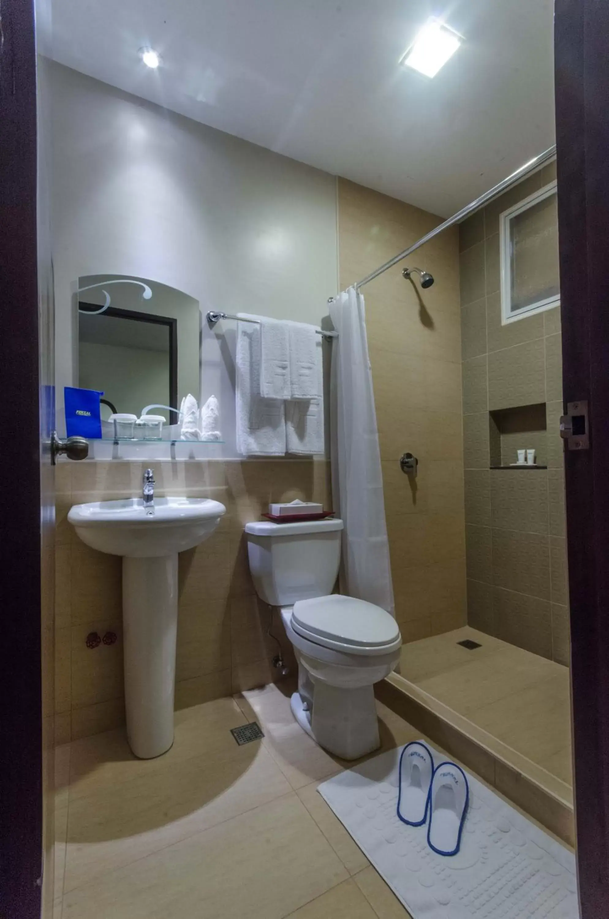 Bathroom in Fersal Hotel - Puerto Princesa