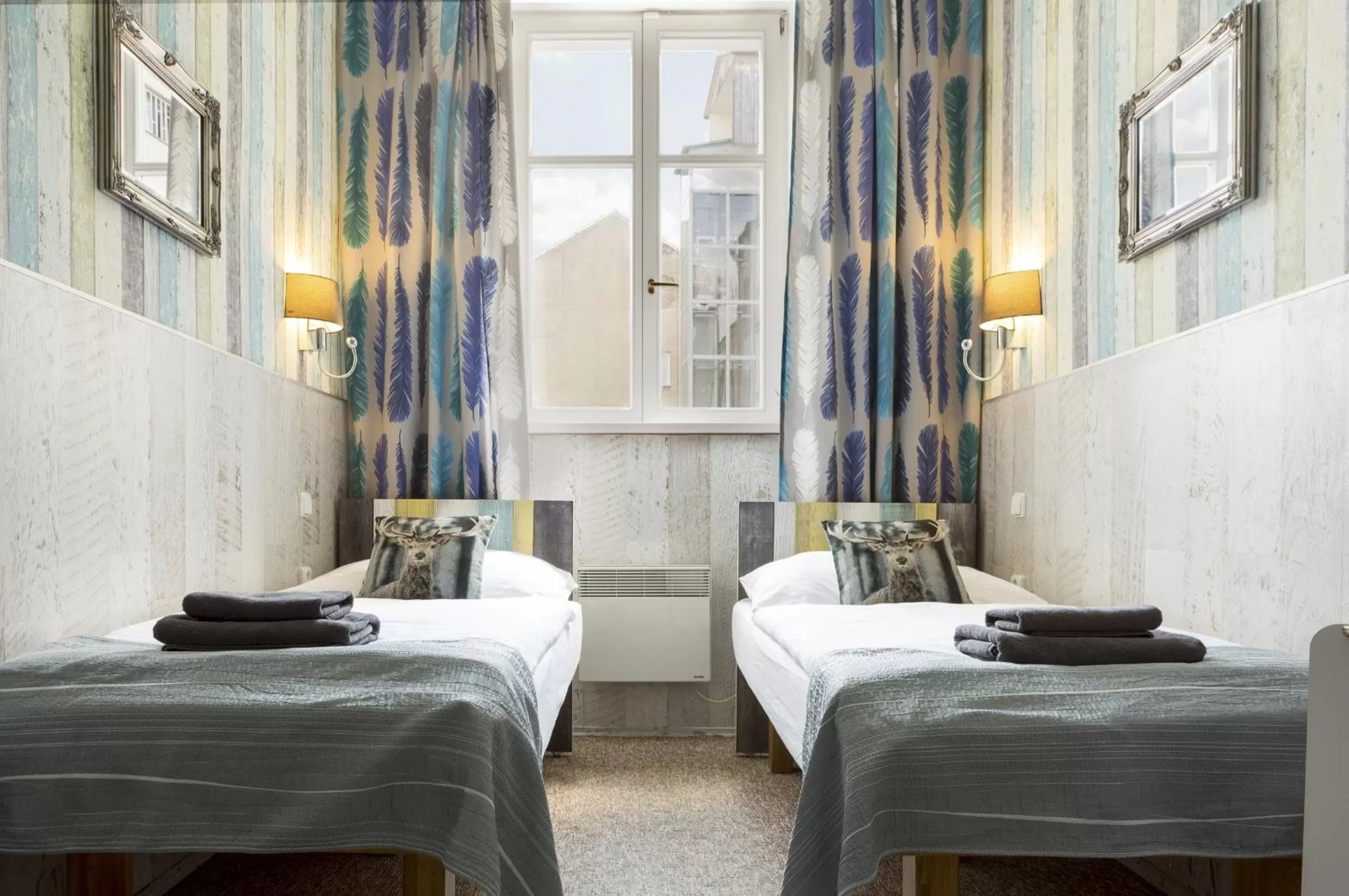 Bedroom, Bed in Royal Court Hotel