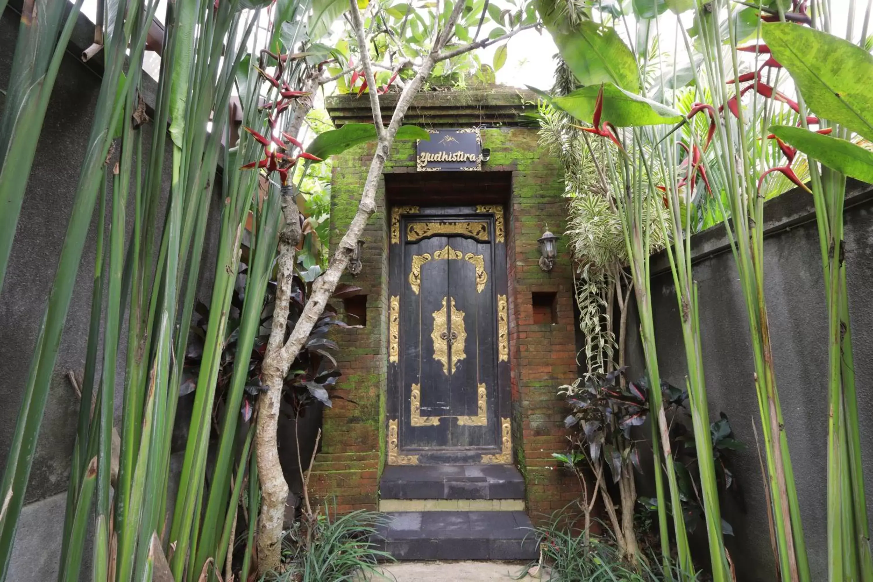 Facade/entrance in Alam Wayang Ubud - CHSE Certified Facade/entrance in Alam Wayang Ubud - CHSE Certified