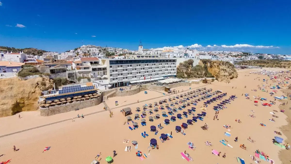 Beach, Bird's-eye View in Hotel Sol e Mar Albufeira - Adults Only