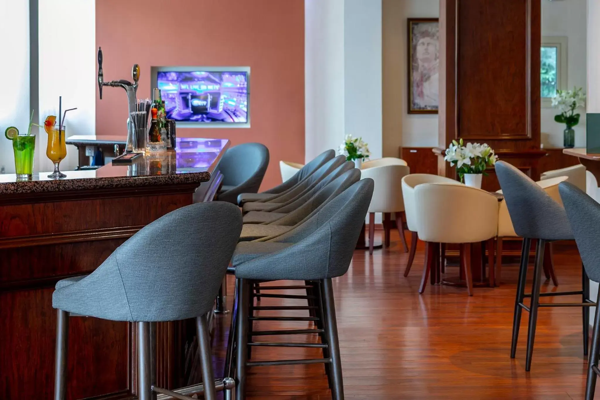 Lounge or bar in Kapetanios Limassol Hotel Lounge or bar in Kapetanios Limassol Hotel