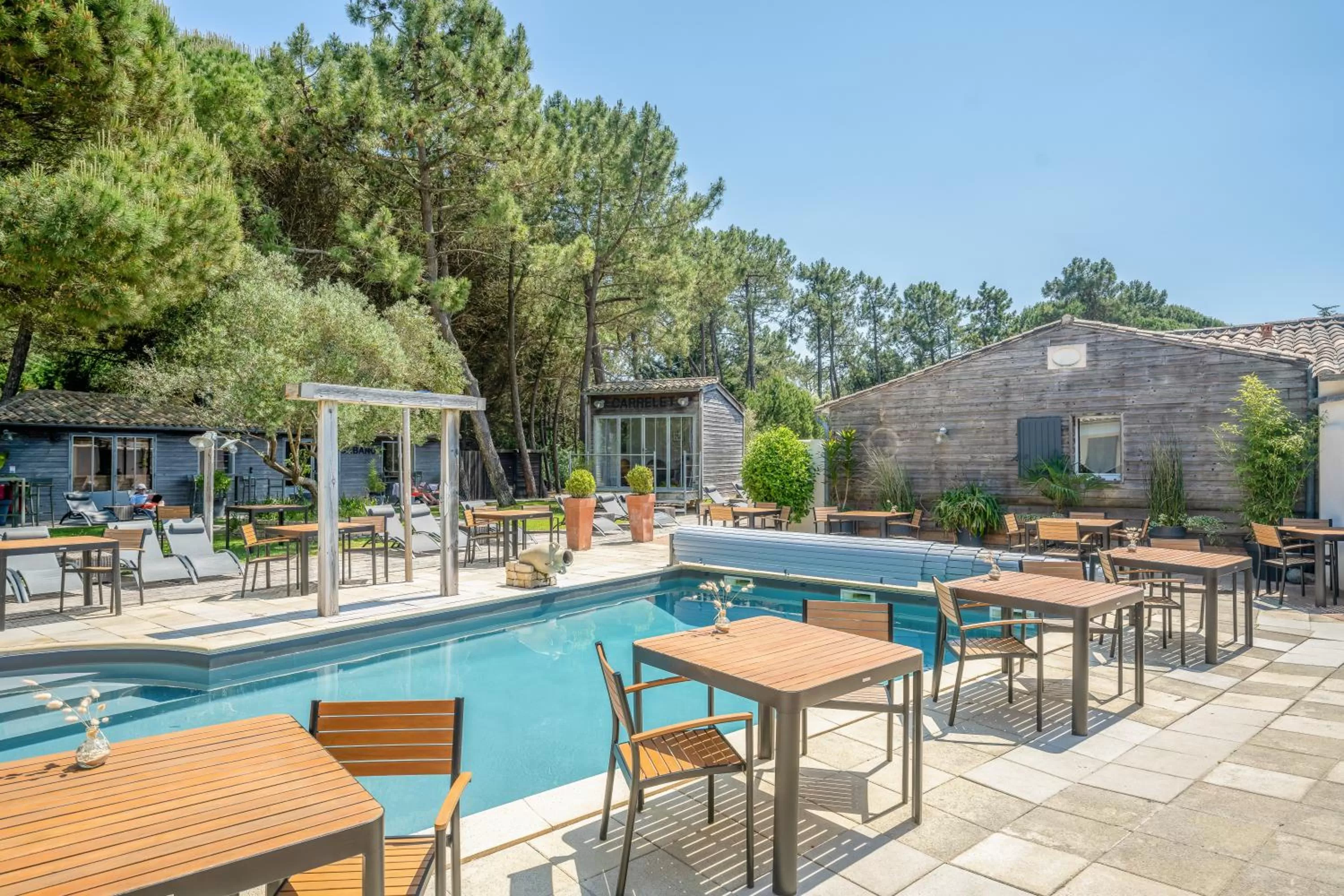 Property building in Hôtel Restaurant & Spa Plaisir