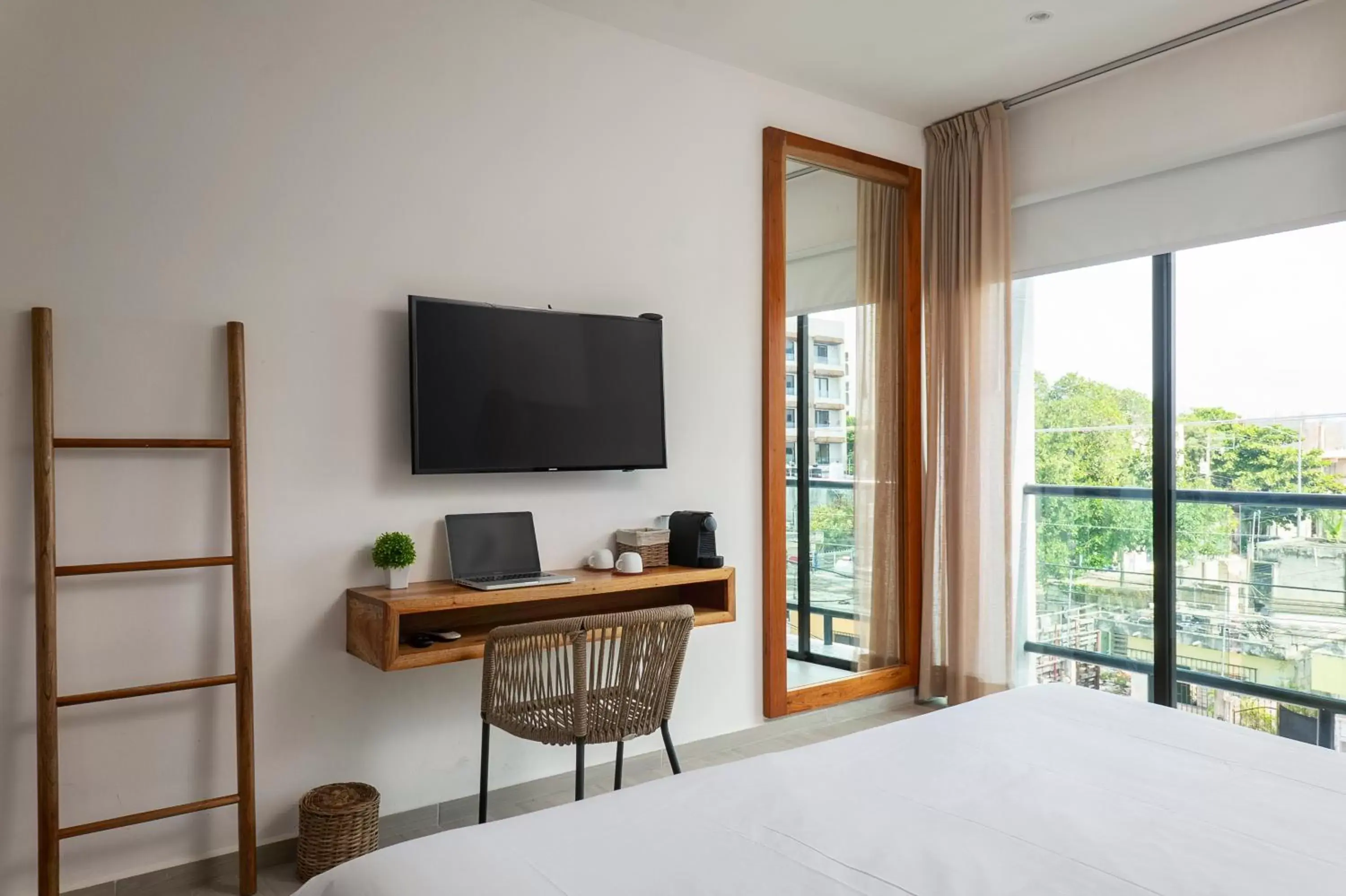 TV and multimedia, Bed in Balkon Boutique Hotel