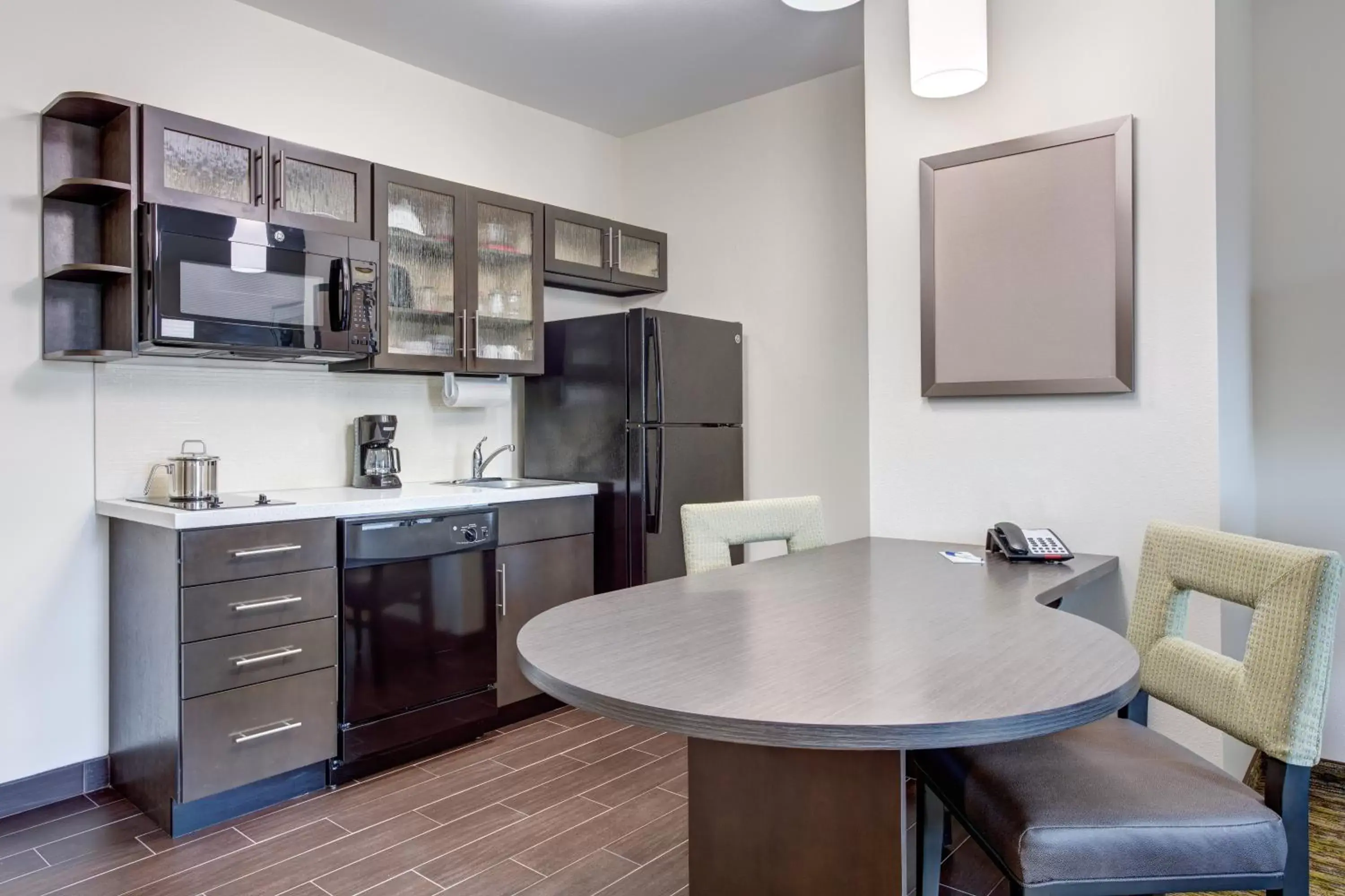 Photo of the whole room in Candlewood Suites Cut Off - Galliano by IHG Photo of the whole room in Candlewood Suites Cut Off - Galliano by IHG