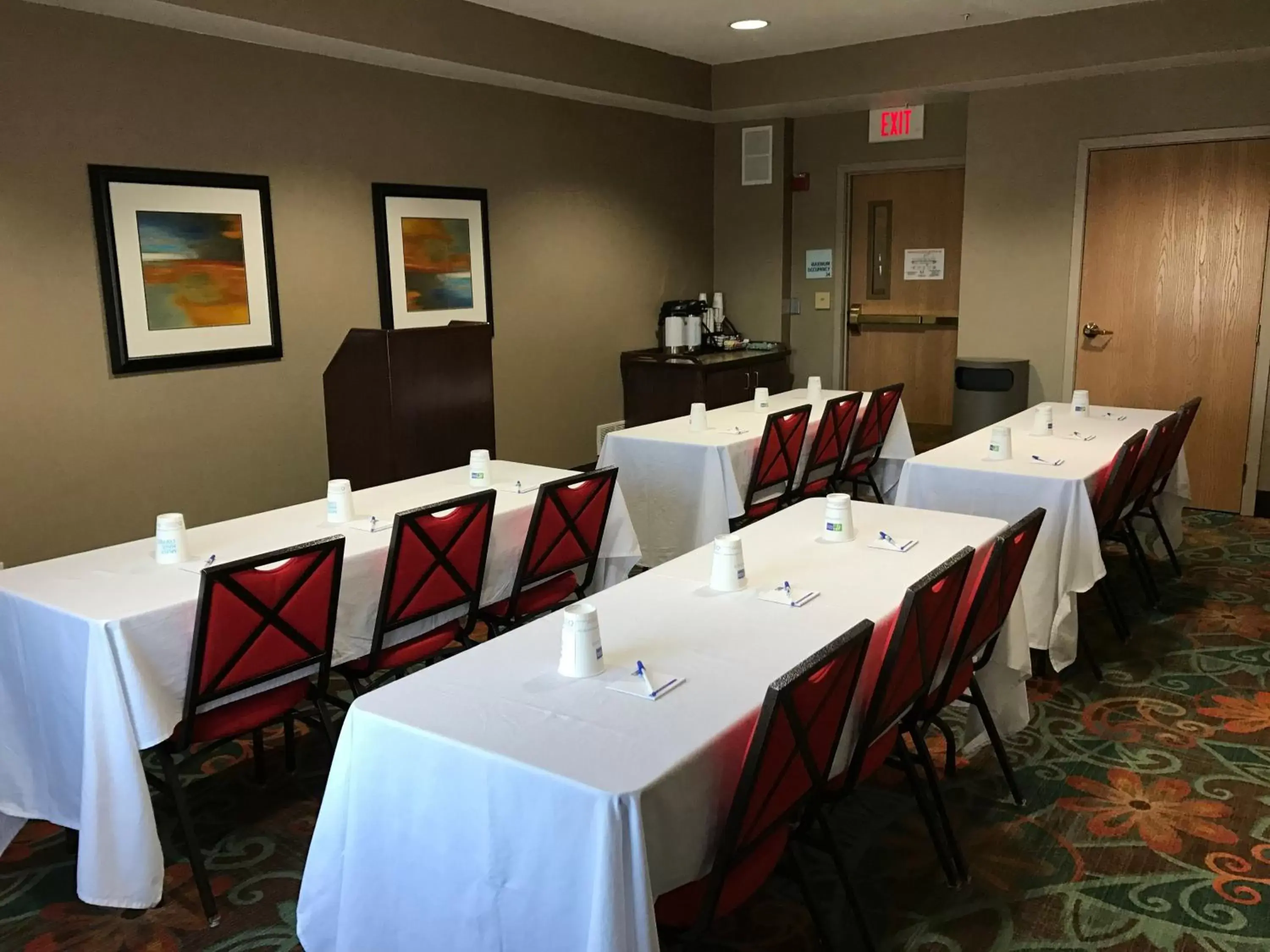 Meeting/conference room in Holiday Inn Express and Suites St. Cloud, an IHG Hotel