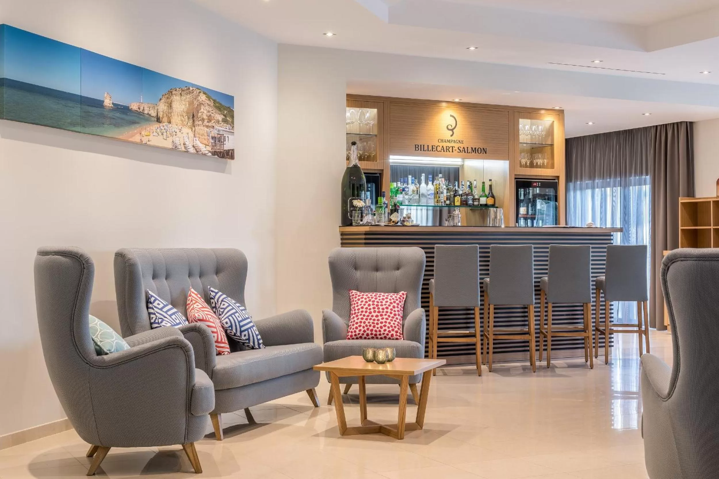 Lobby or reception in Caneiros Luxury House & Suites