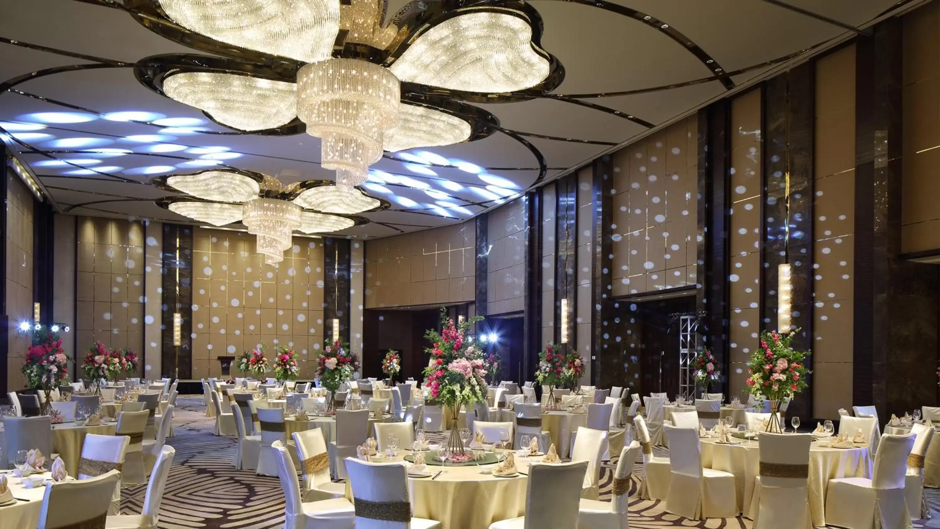 Banquet/Function facilities, Restaurant/Places to Eat in InterContinental Shanghai Hongqiao NECC, an IHG Hotel