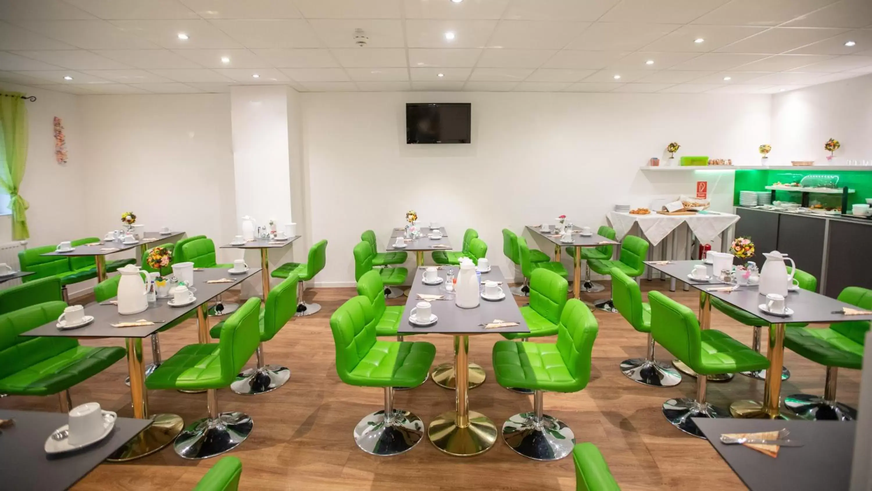 Restaurant/places to eat in Hotel Astoria Restaurant/places to eat in Hotel Astoria