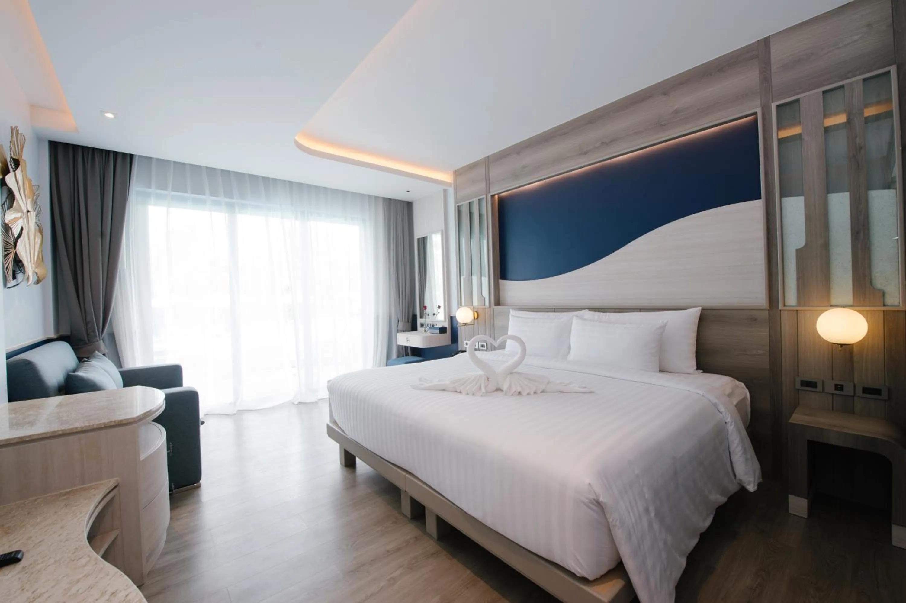 Bed in Seabed Grand Hotel Phuket - SHA Extra Plus