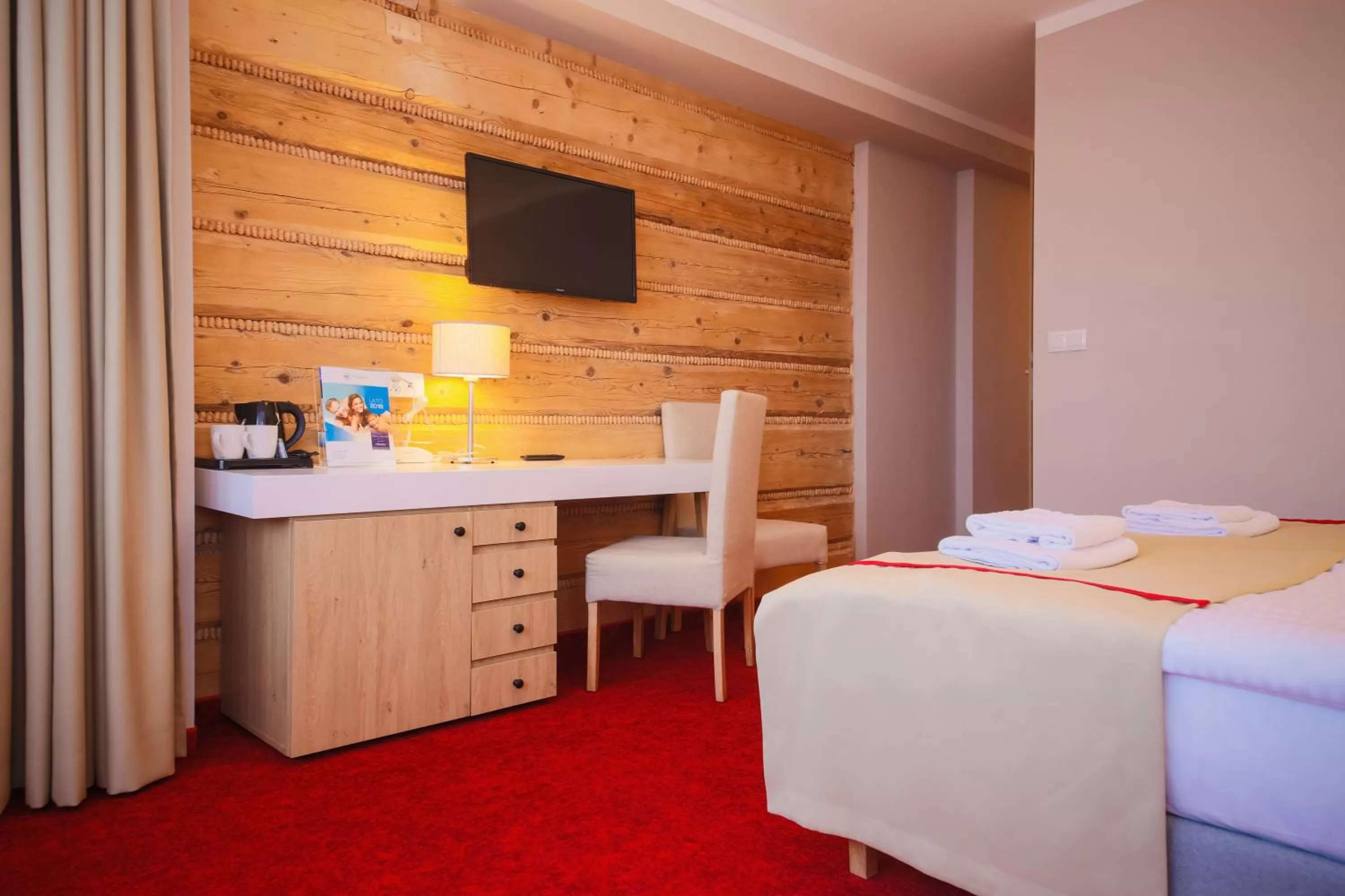 Photo of the whole room, Bed in HOTEL*** NAT Bukowina Tatrzańska