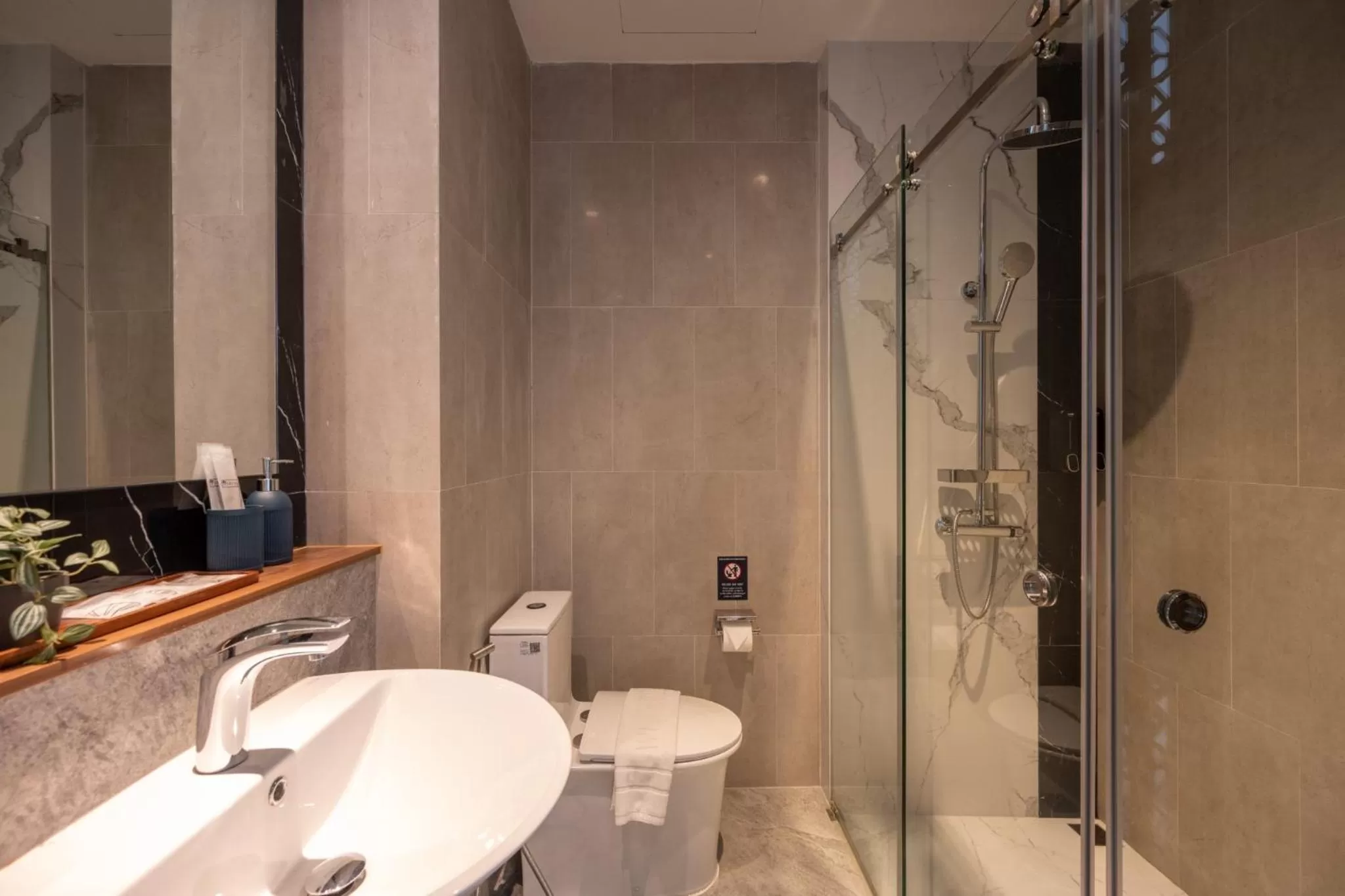 Shower in SHAN Villas Sukhumvit