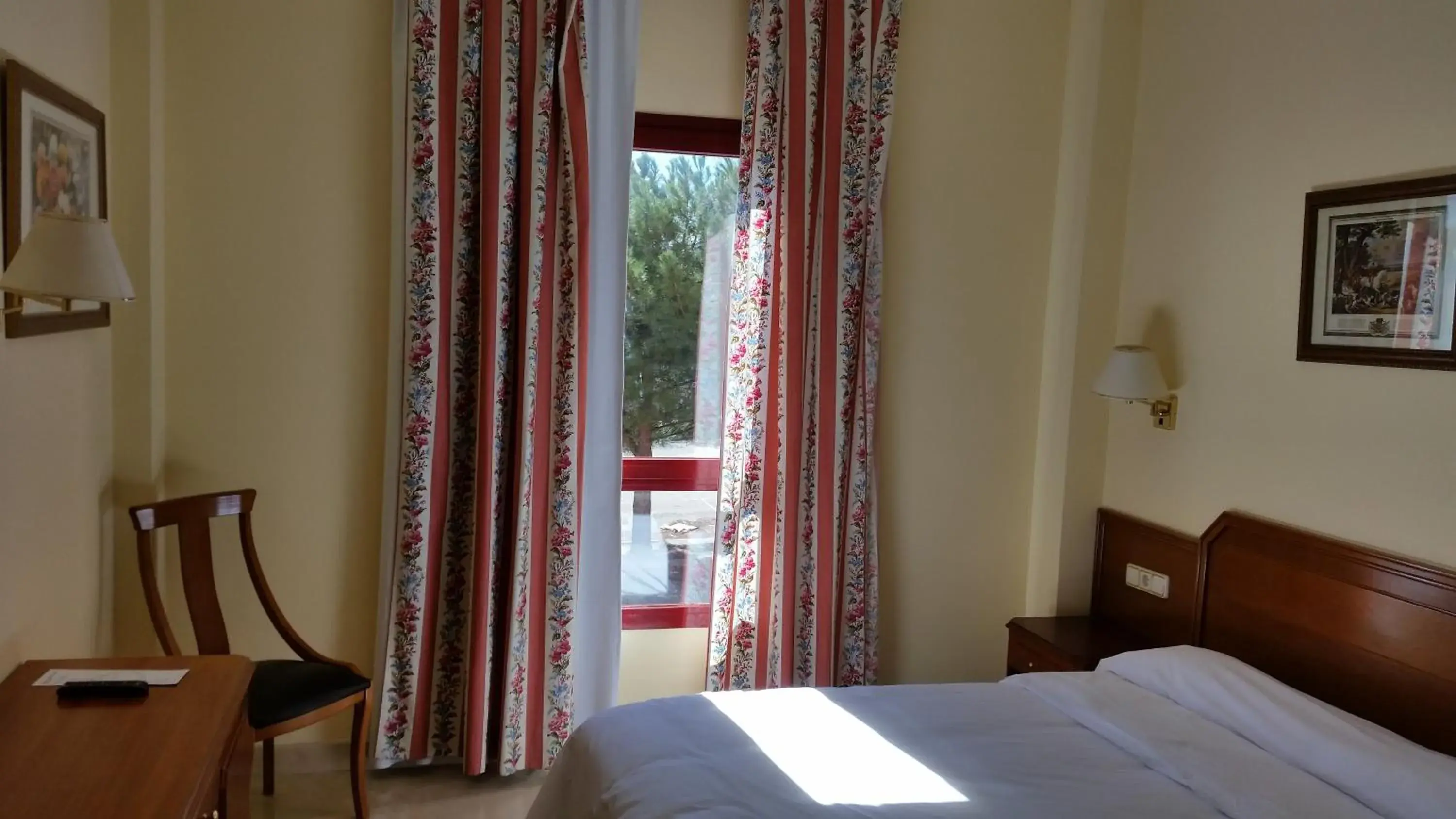 Property building, Bed in Hotel Humanes