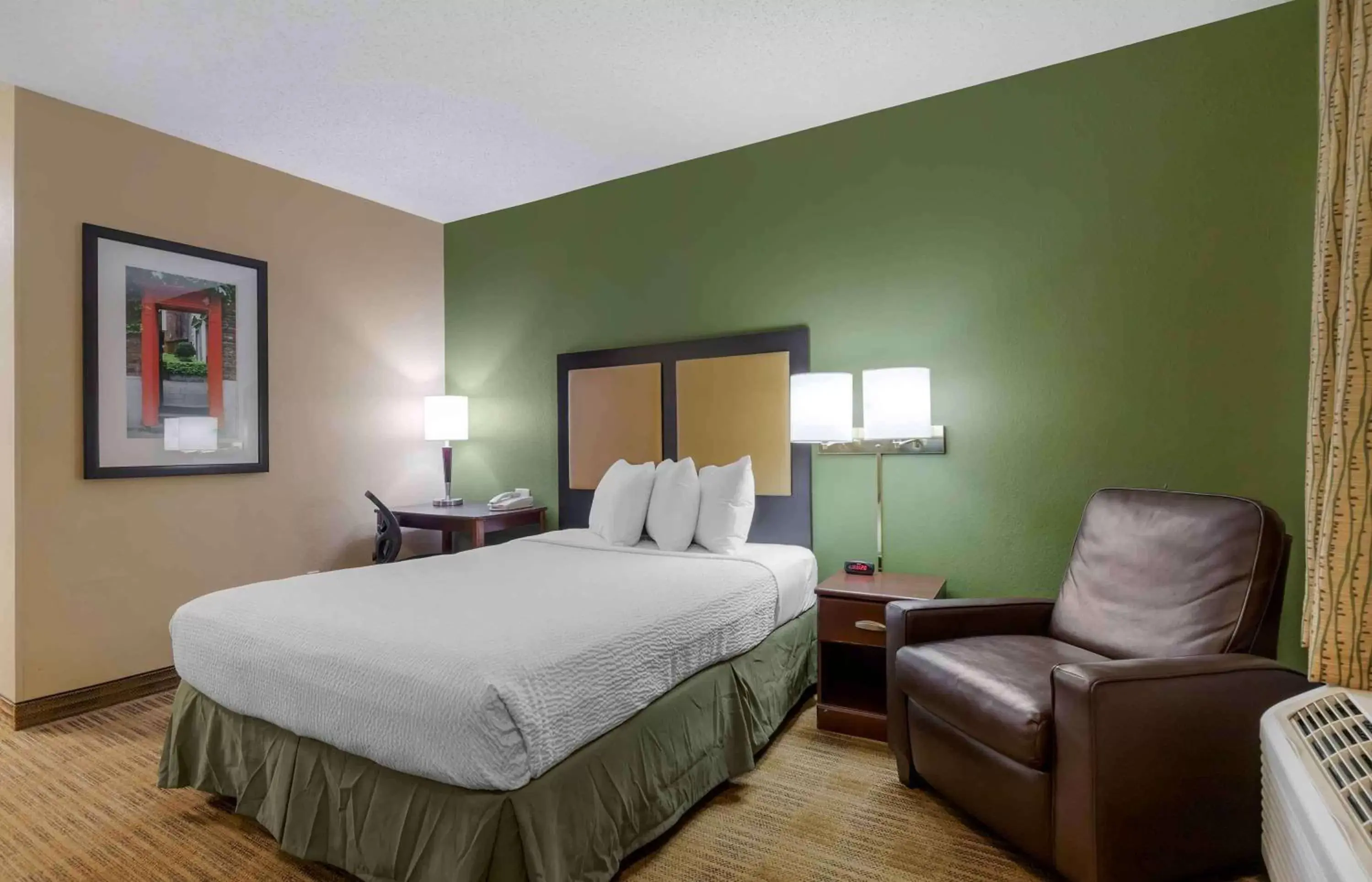 Bedroom, Bed in Extended Stay America Suites - Laredo - Del Mar