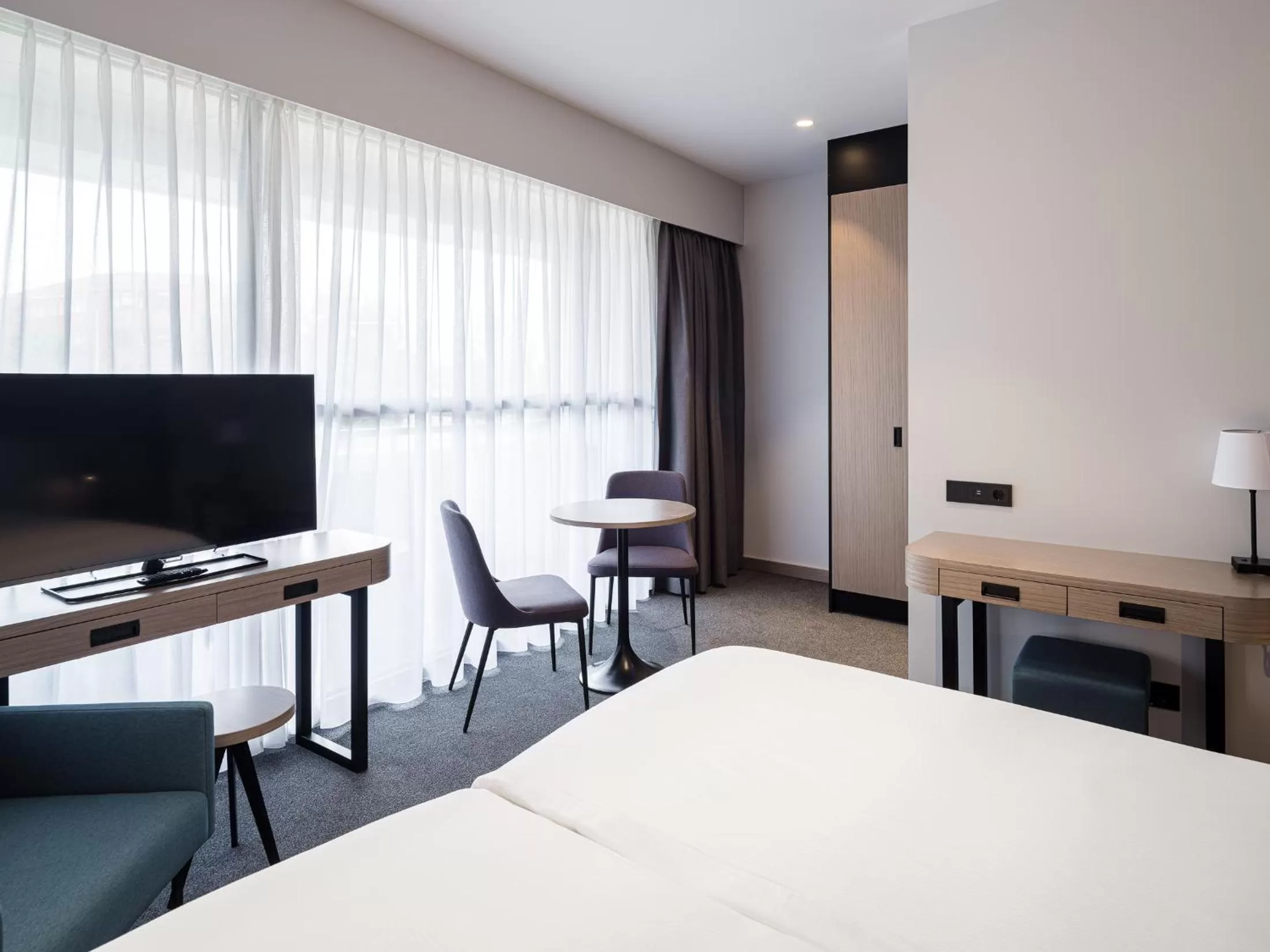 Dining area, Bed in Executive Residency by Best Western Amsterdam Airport