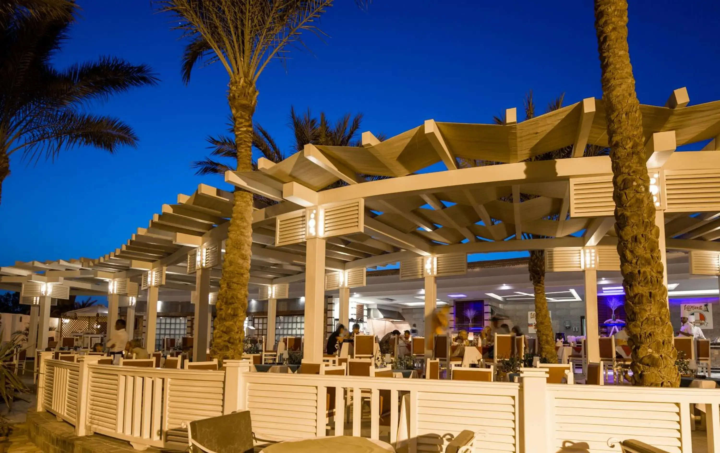 Restaurant/places to eat in Mirage Bay Resort & Aqua Park