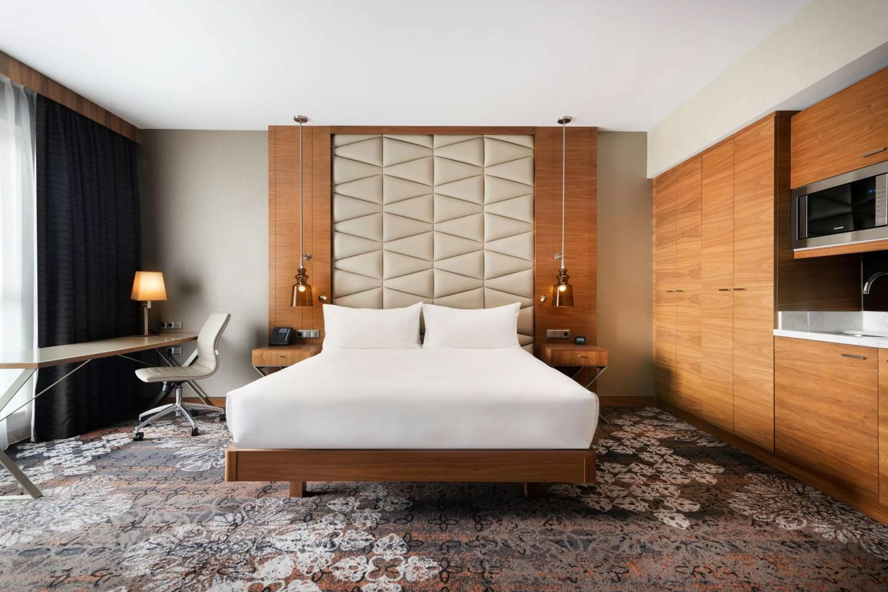 Bed in DoubleTree by Hilton Krakow Hotel & Convention Center