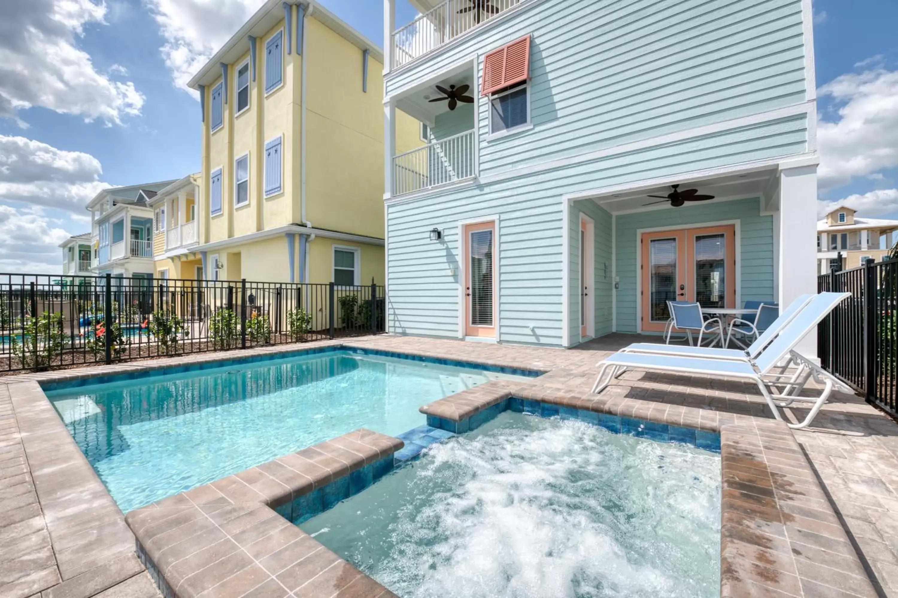 Swimming Pool in Margaritaville Resort Orlando