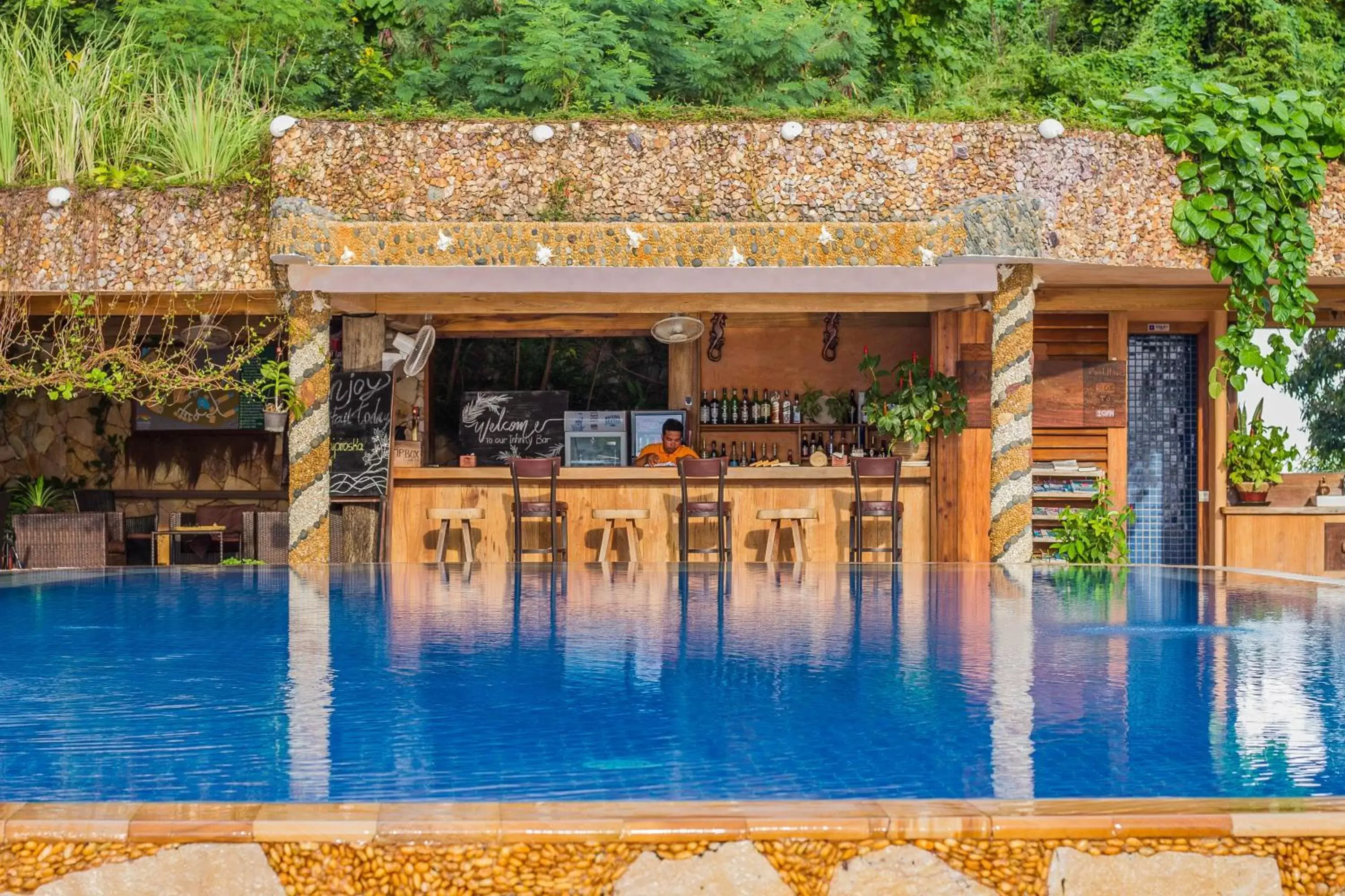 Lounge or bar, Swimming Pool in Veranda Natural Resort