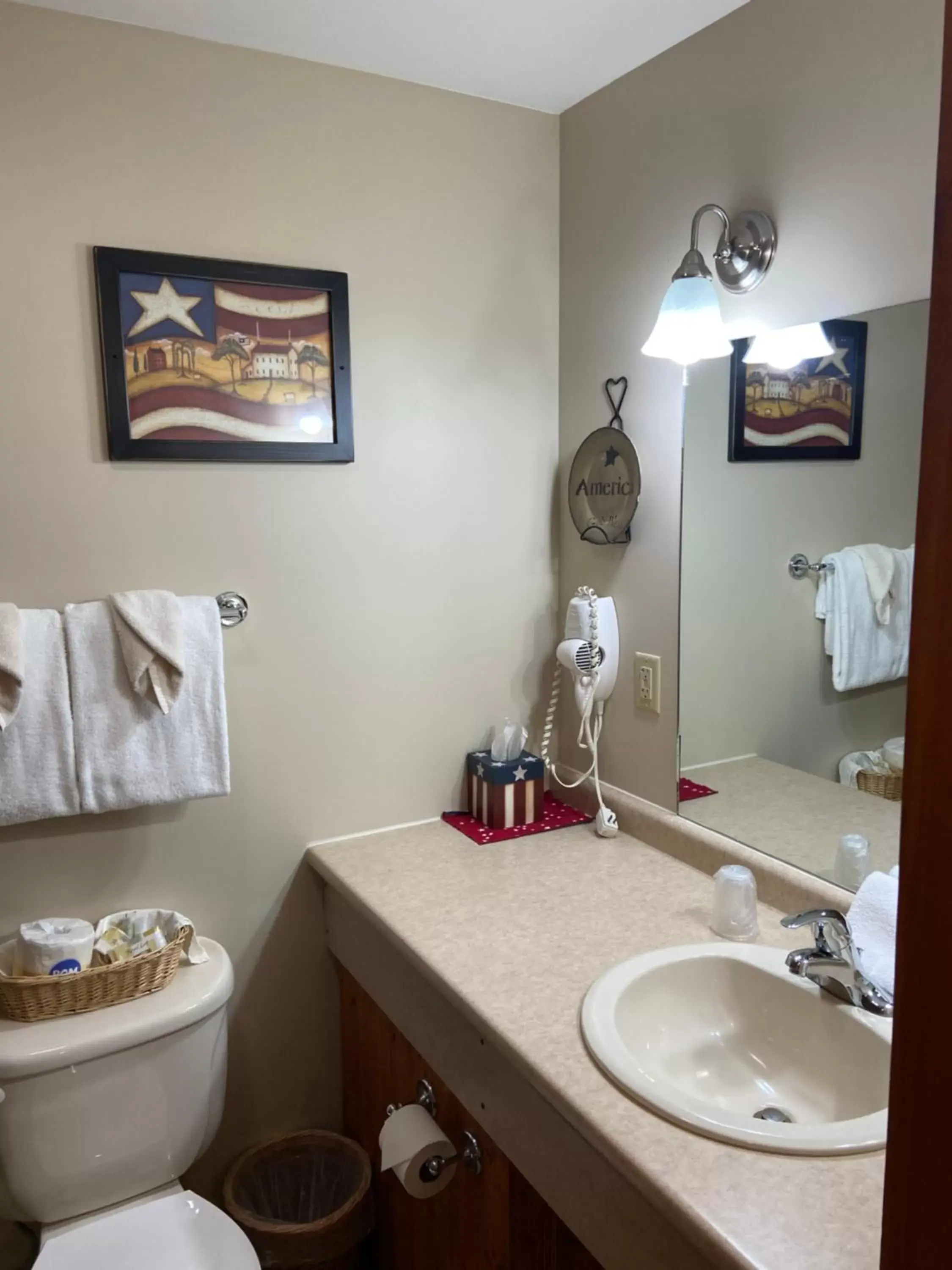 Bathroom in The Garrett Inn