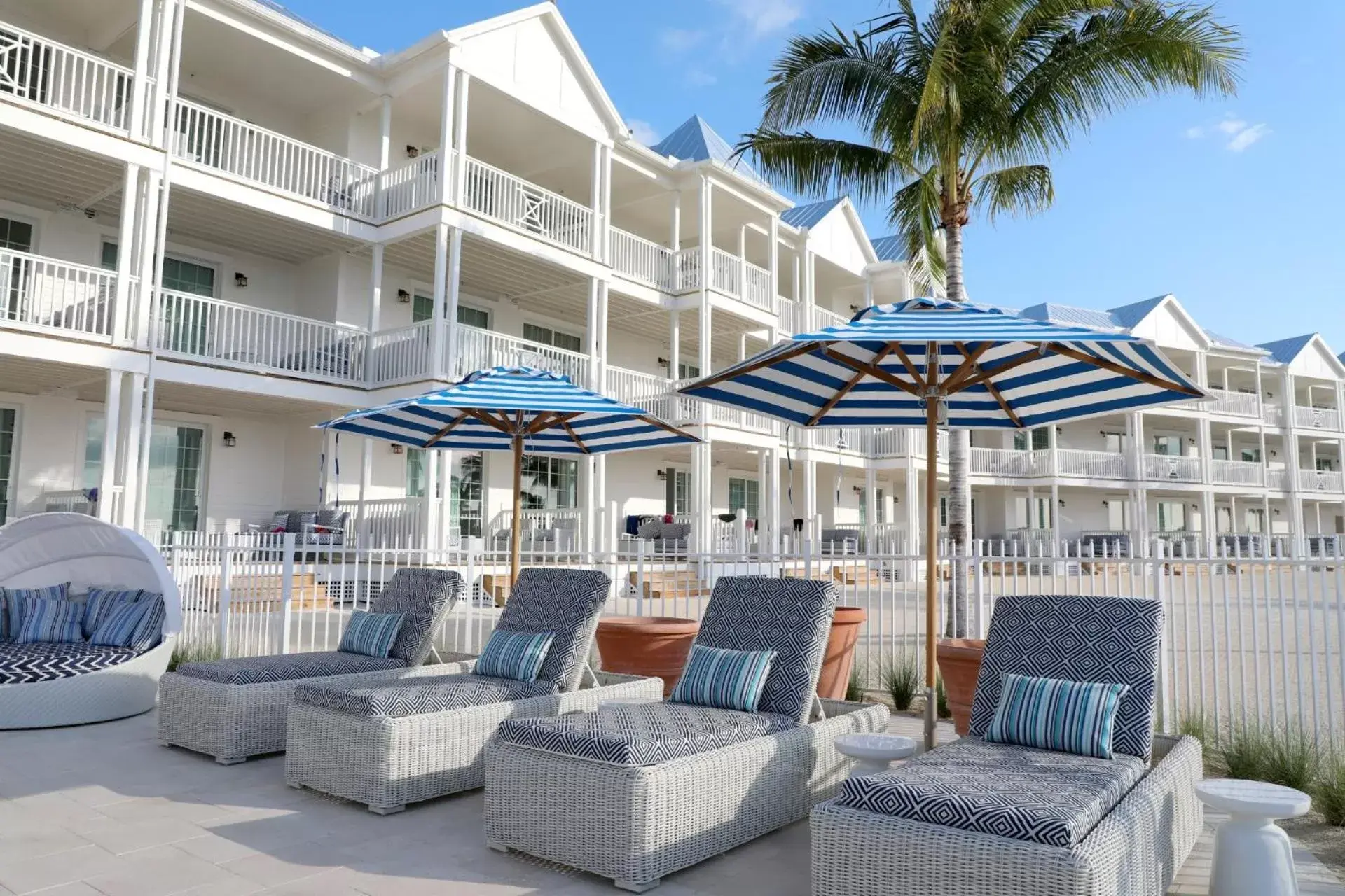 Seating area in Isla Bella Beach Resort & Spa - Florida Keys