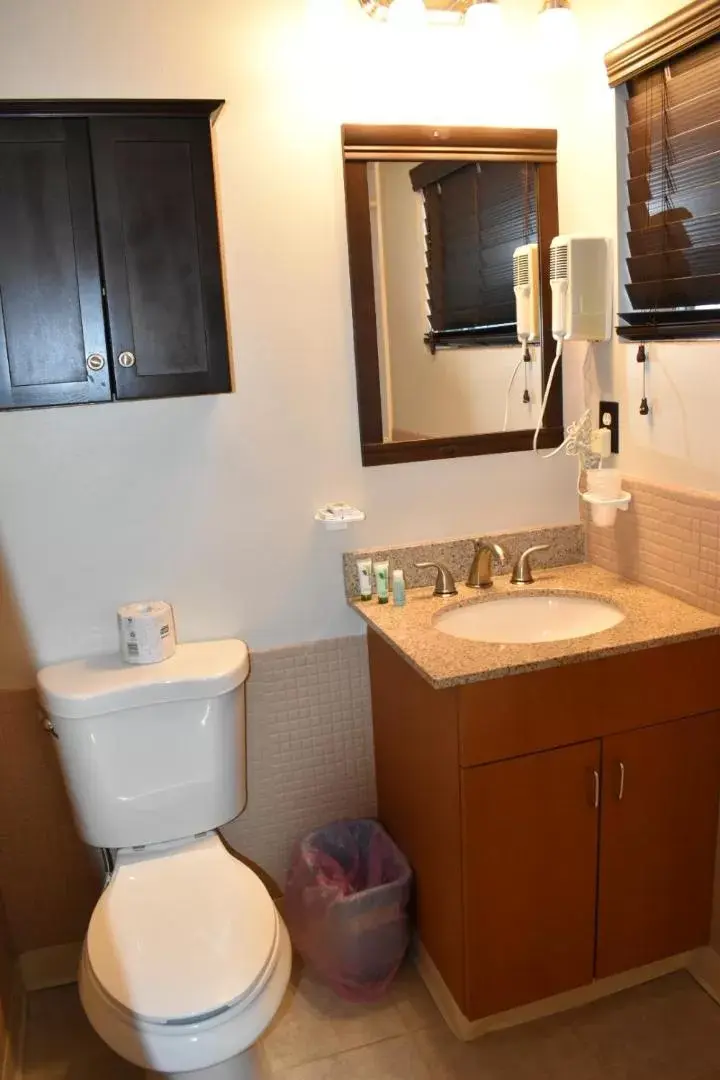 Toilet, Bathroom in Avalon Resort of Deerfield Beach