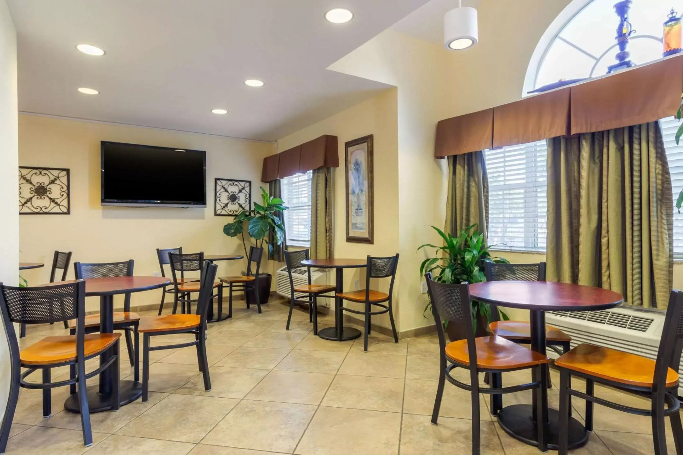 Restaurant/places to eat in Quality Inn & Suites Lehigh Acres Fort Myers