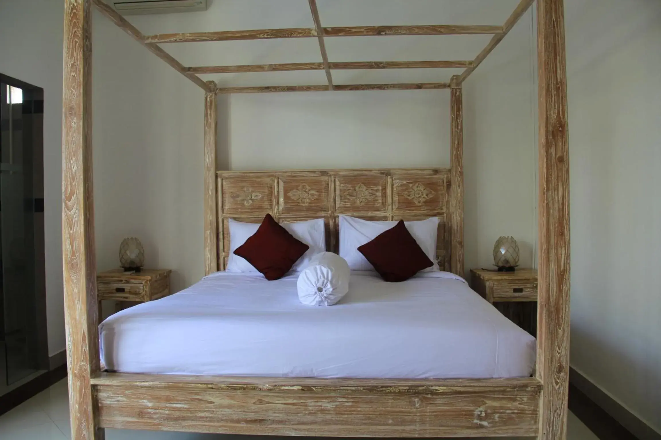 Photo of the whole room, Bed in Ketut Villa Sanur