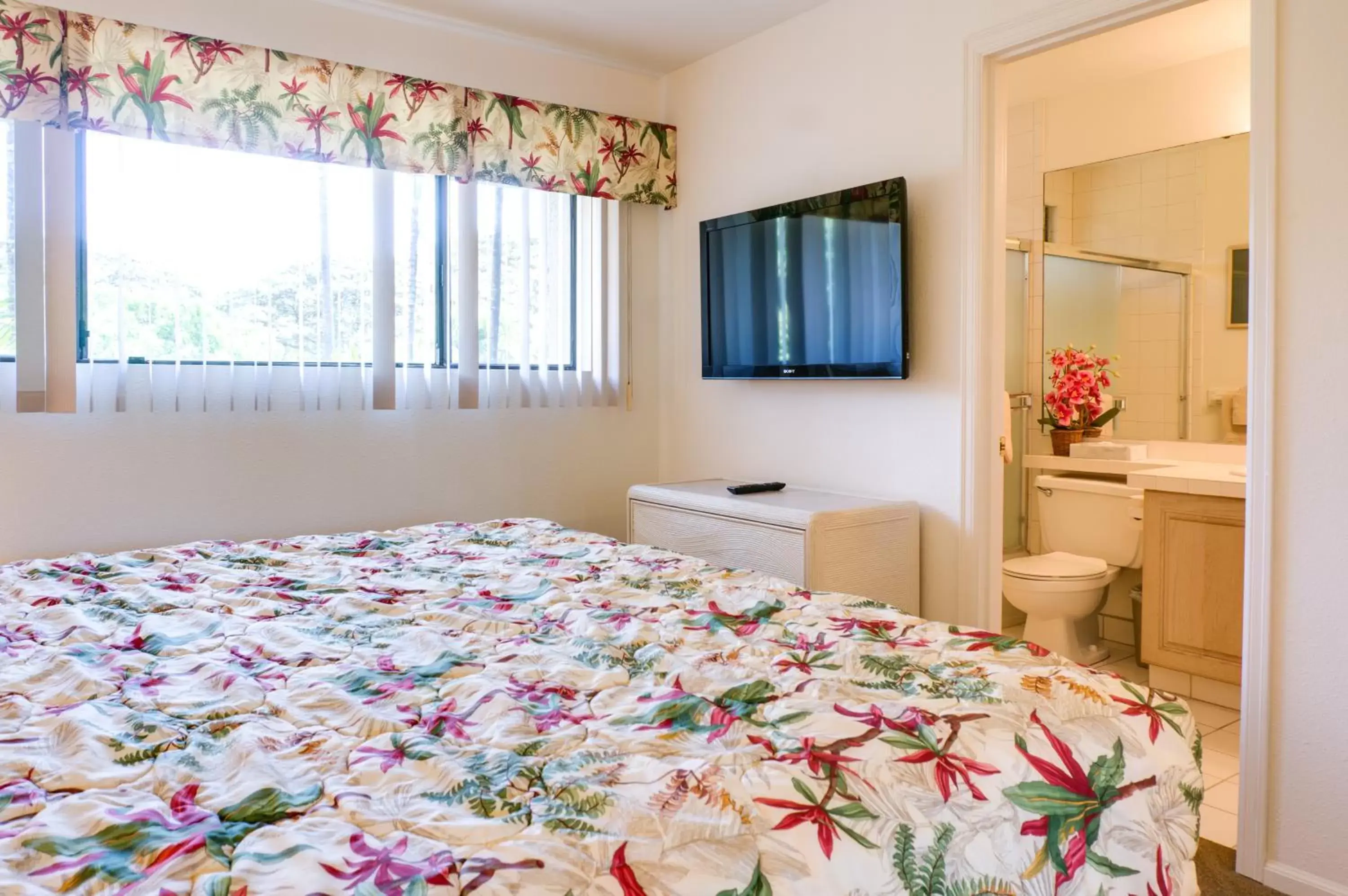 Hibiscus One Bedroom Suite in Gardens at West Maui